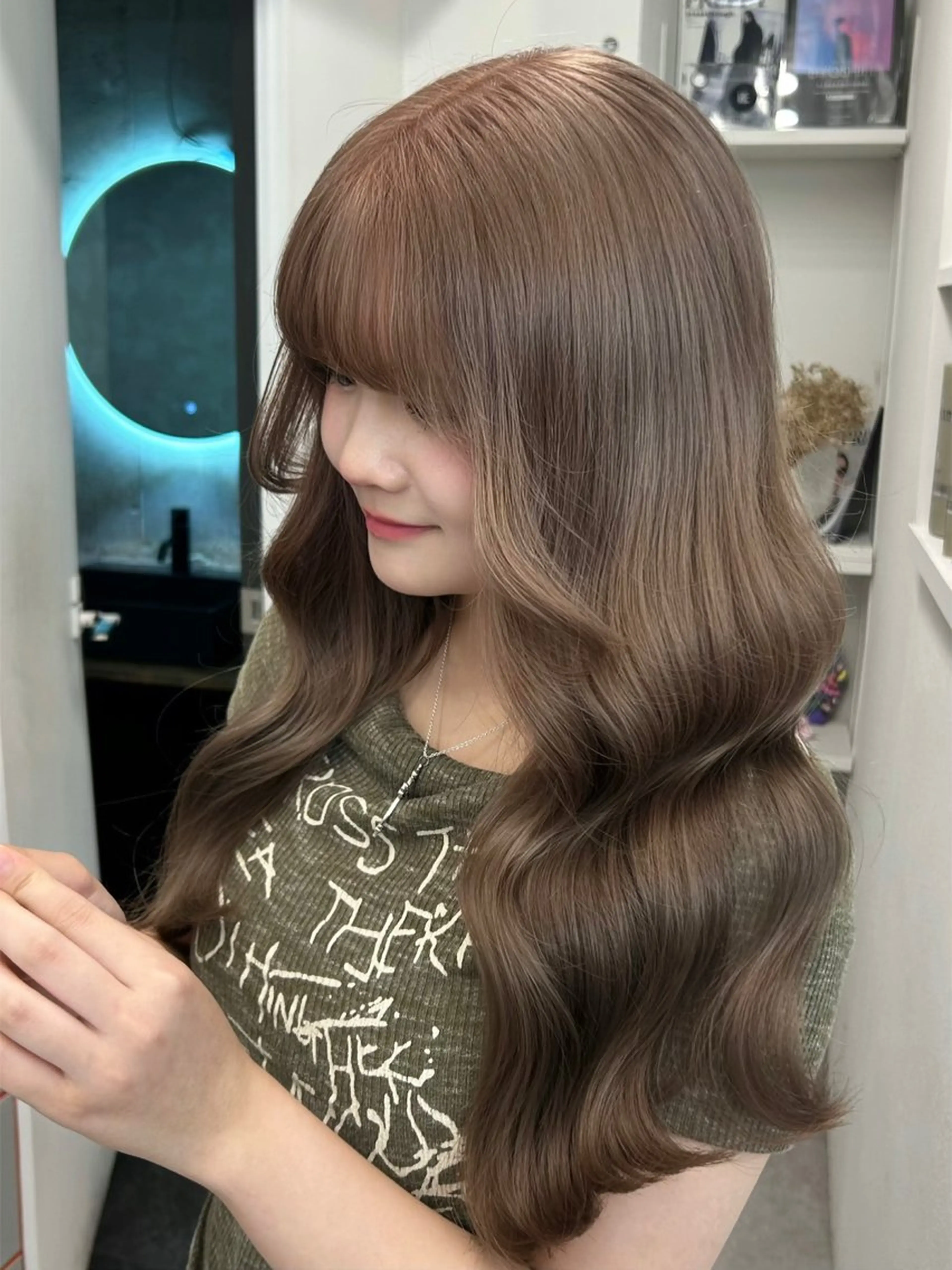 ロング カラー アッシュ アッシュブロンド ブロンド ブラウンカラー オリーブグレー ヘアカラー PELE所属・ミルクティー指名 No.1🎀yuiのヘアスタイル