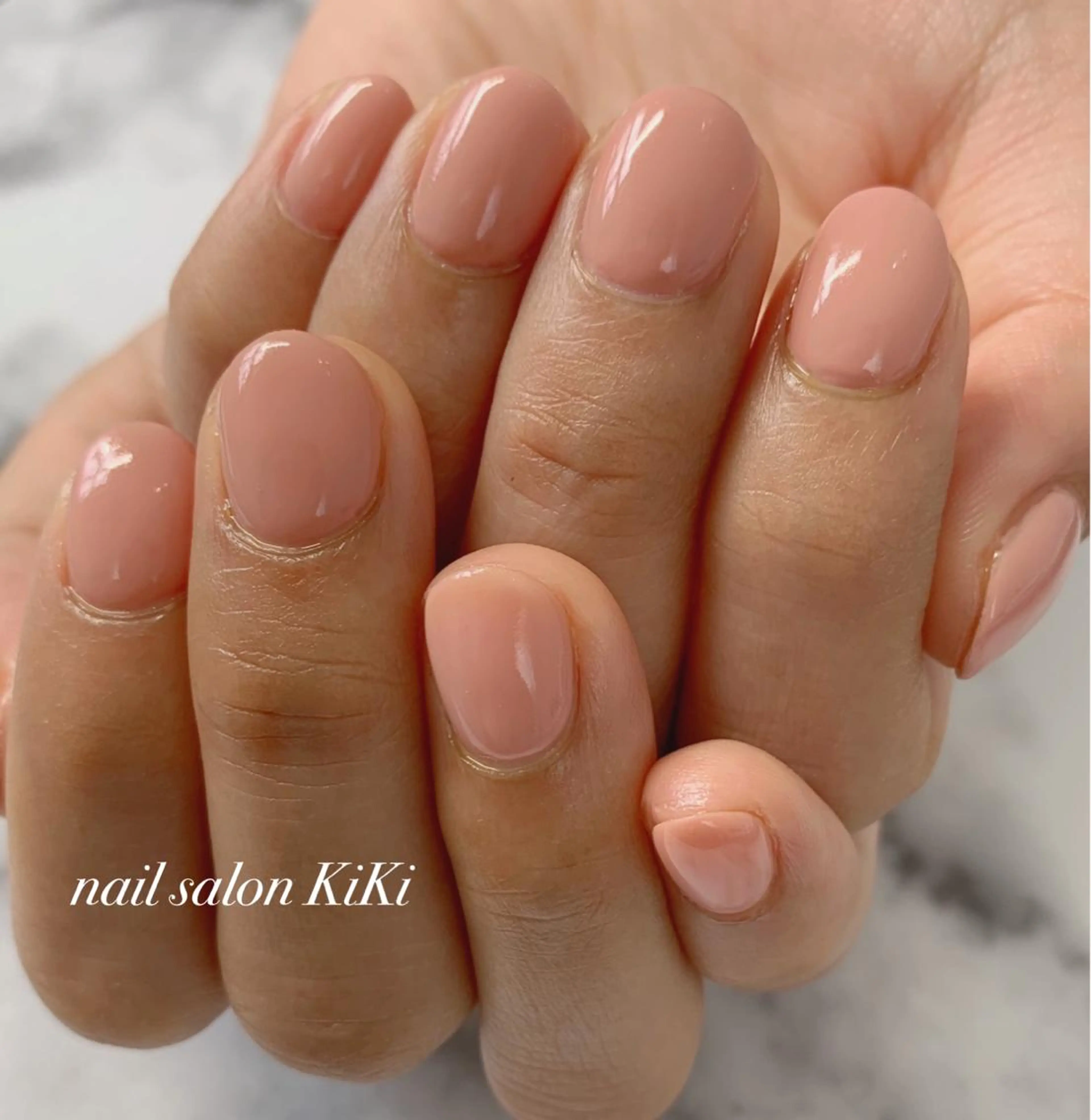 ネイル オフィスネイル ピンク K. KiKiのネイルデザイン