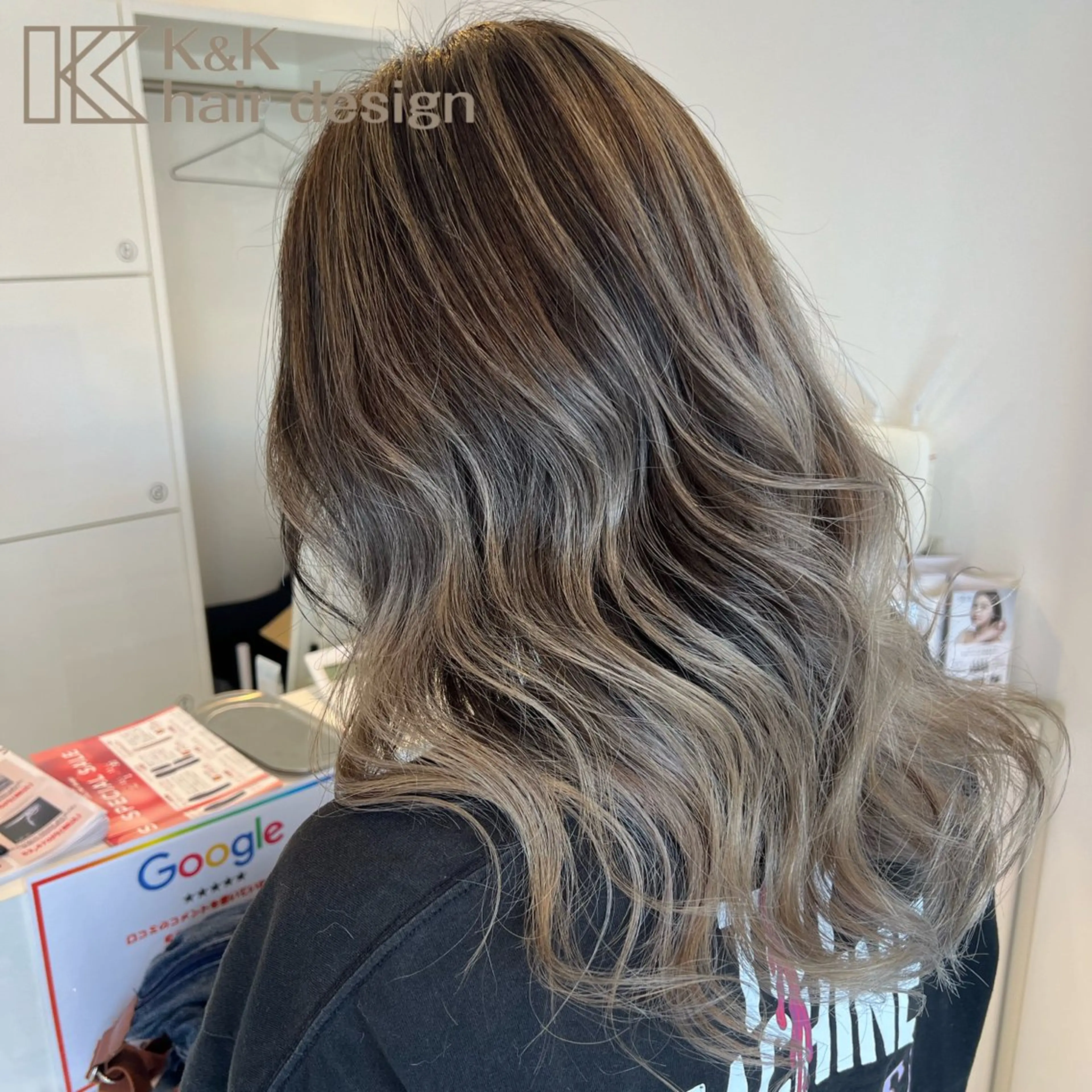 セミロング 外国人風カラー レイヤーカット カット ヘアカラー 下岡 奈津美のヘアスタイル