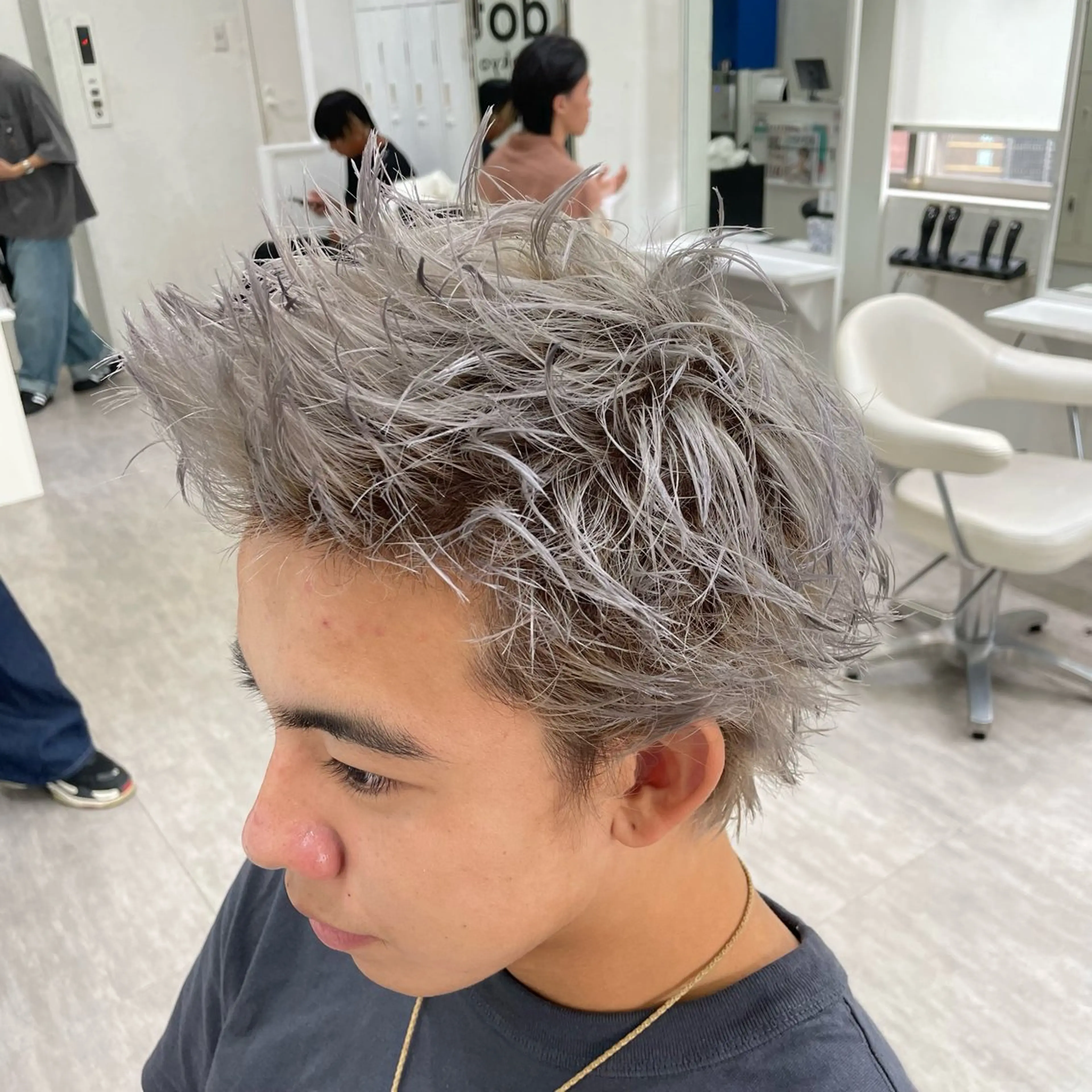 カラー メンズ STUGS BARBERSHOP ByDAMDEE TOKYO 上野御徒町所属・メンズ専門💈 伊藤輝のヘアスタイル