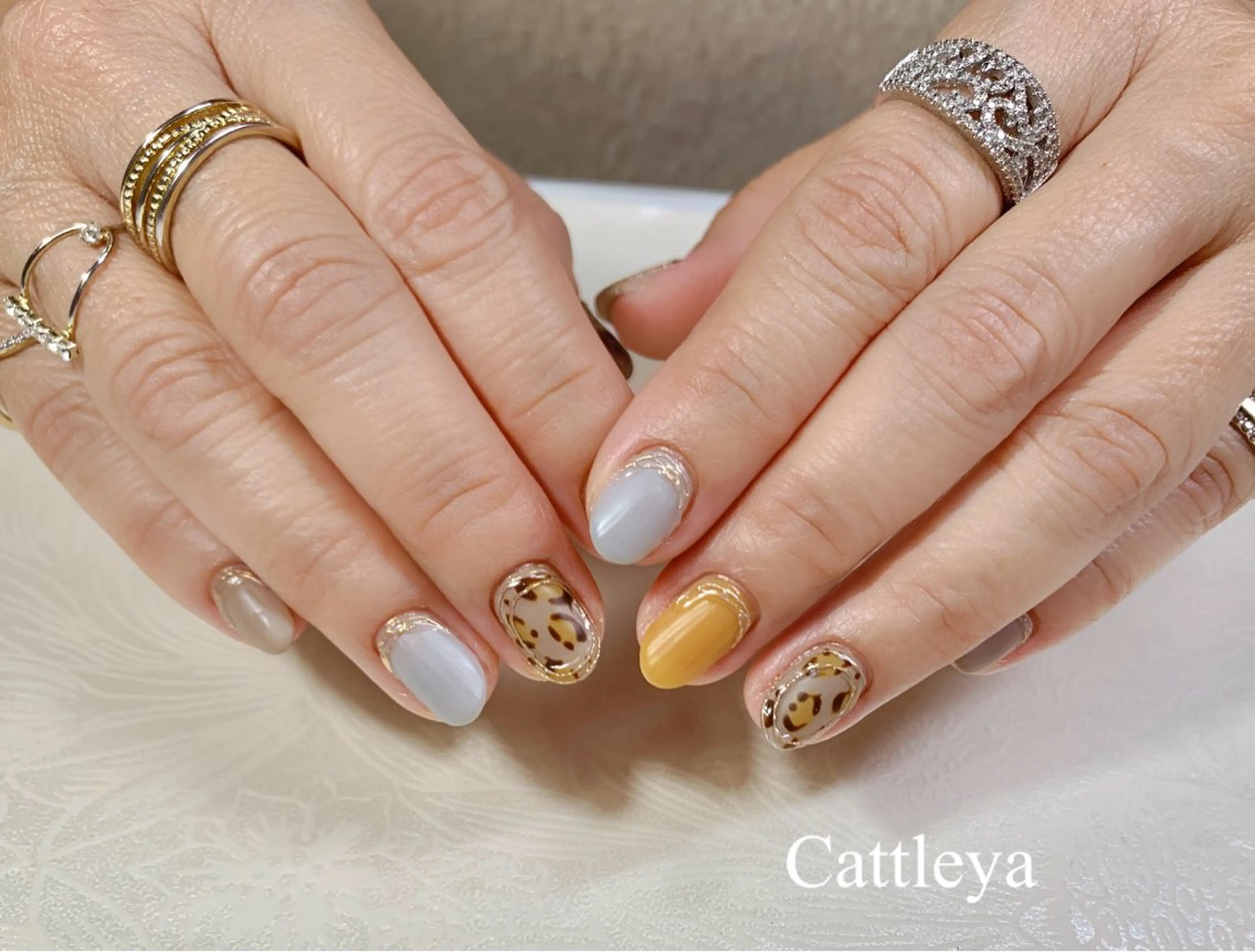 ネイル アニマル柄 マットネイル ミラーネイル 冬ネイル ハンドネイル Cattleya カトレアのネイルデザイン