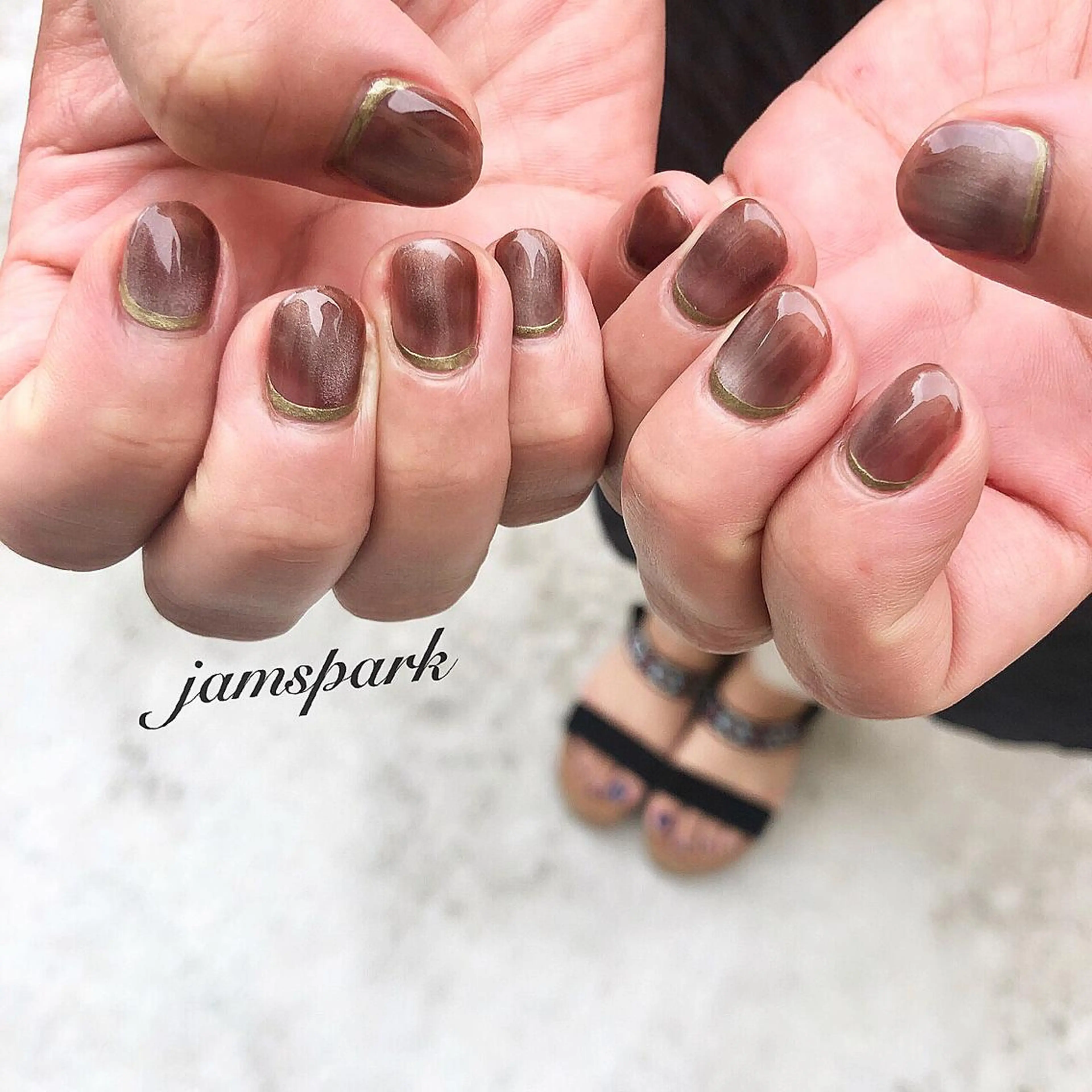 ネイル ブラウン フレンチネイル ジェルネイル ゴールド マグネットネイル ハンドネイル jamspark ✨のネイルデザイン