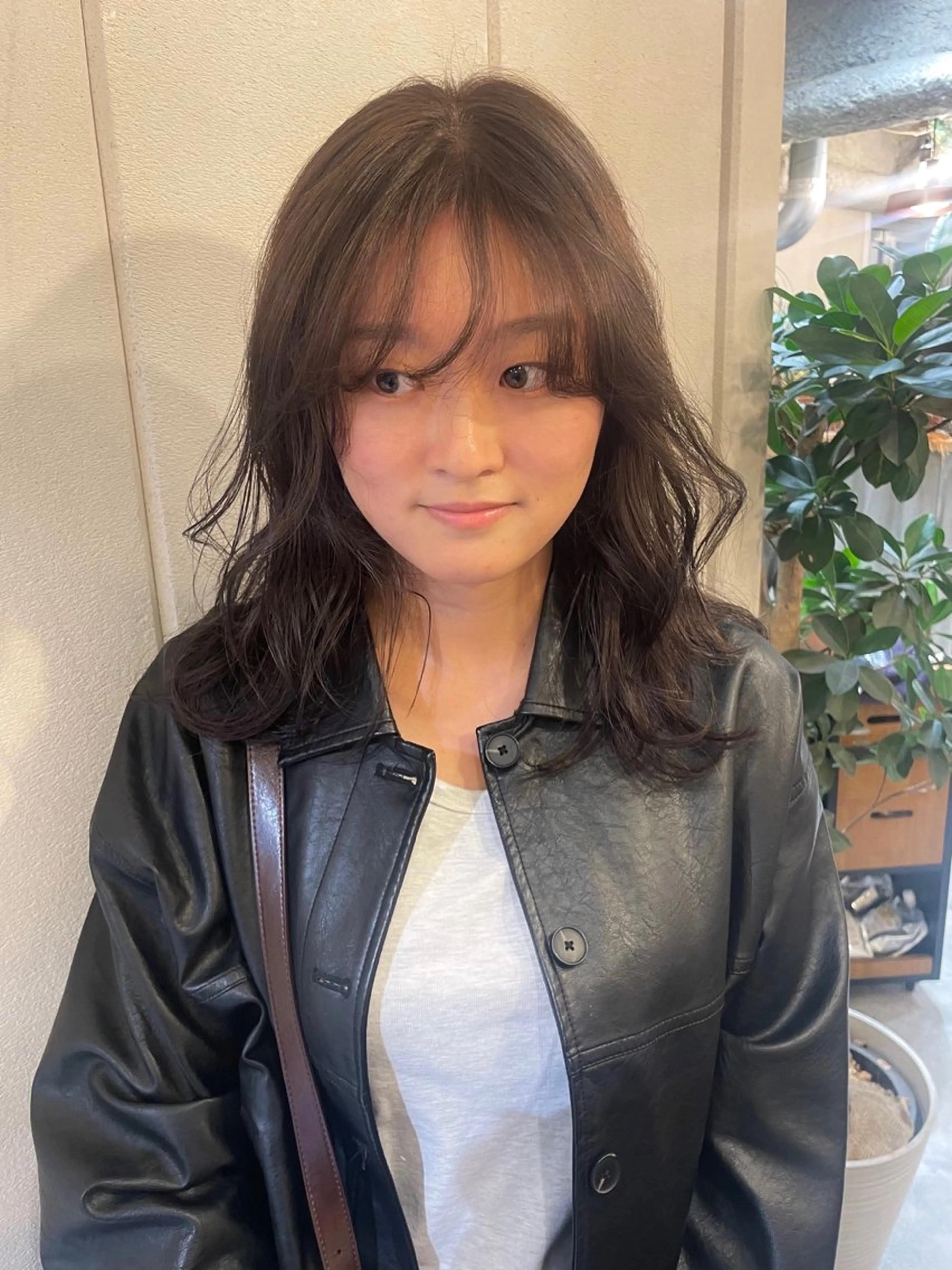 ミディアム カット ヘアカラー トリートメント ニュアンスヘア /透明感🪽AYAのヘアスタイル