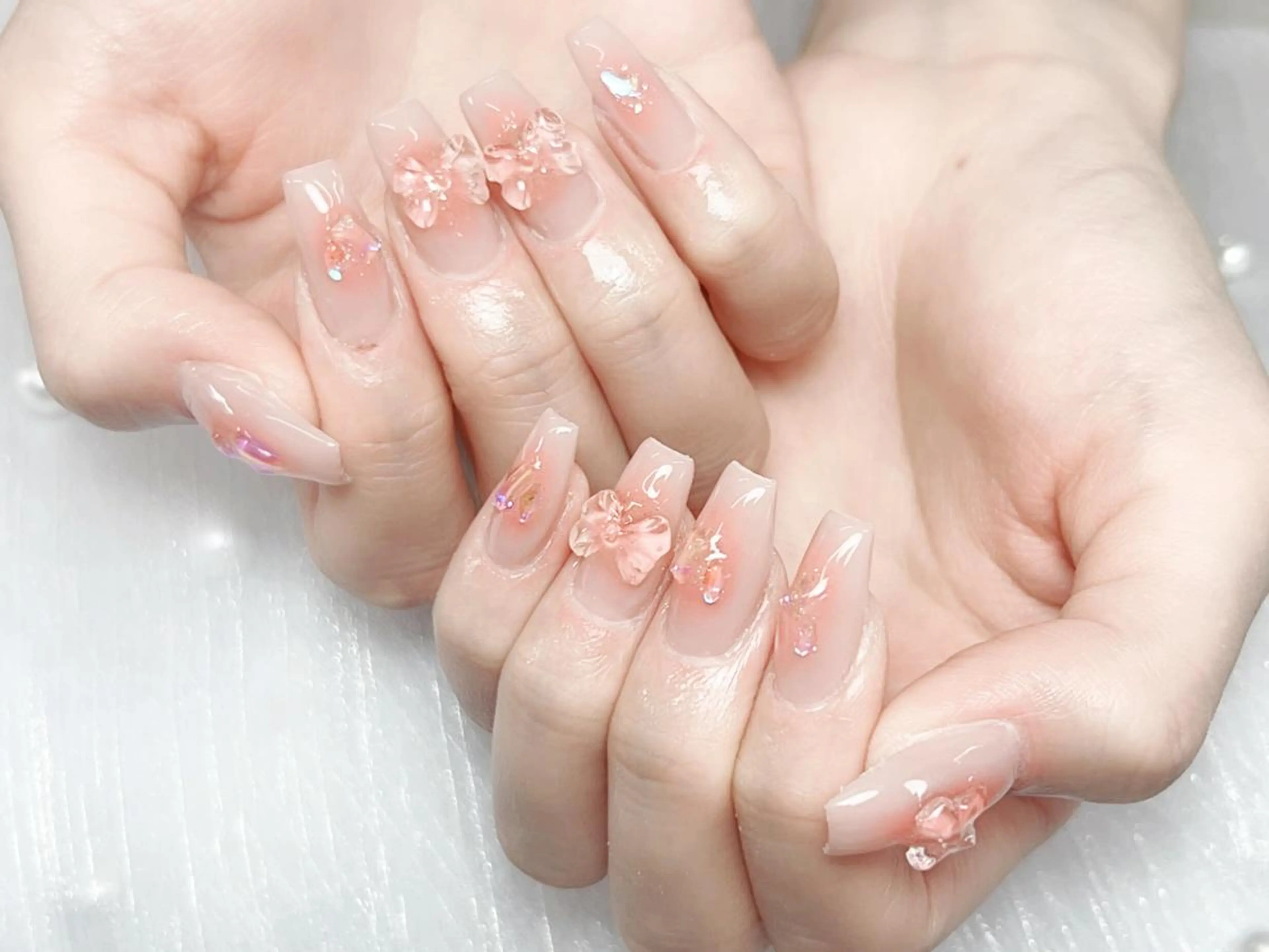 ネイル オーロラネイル チークネイル 長さ出し フットネイル フレンチネイル ハンドネイル ハンドケア lily nailのネイルデザイン