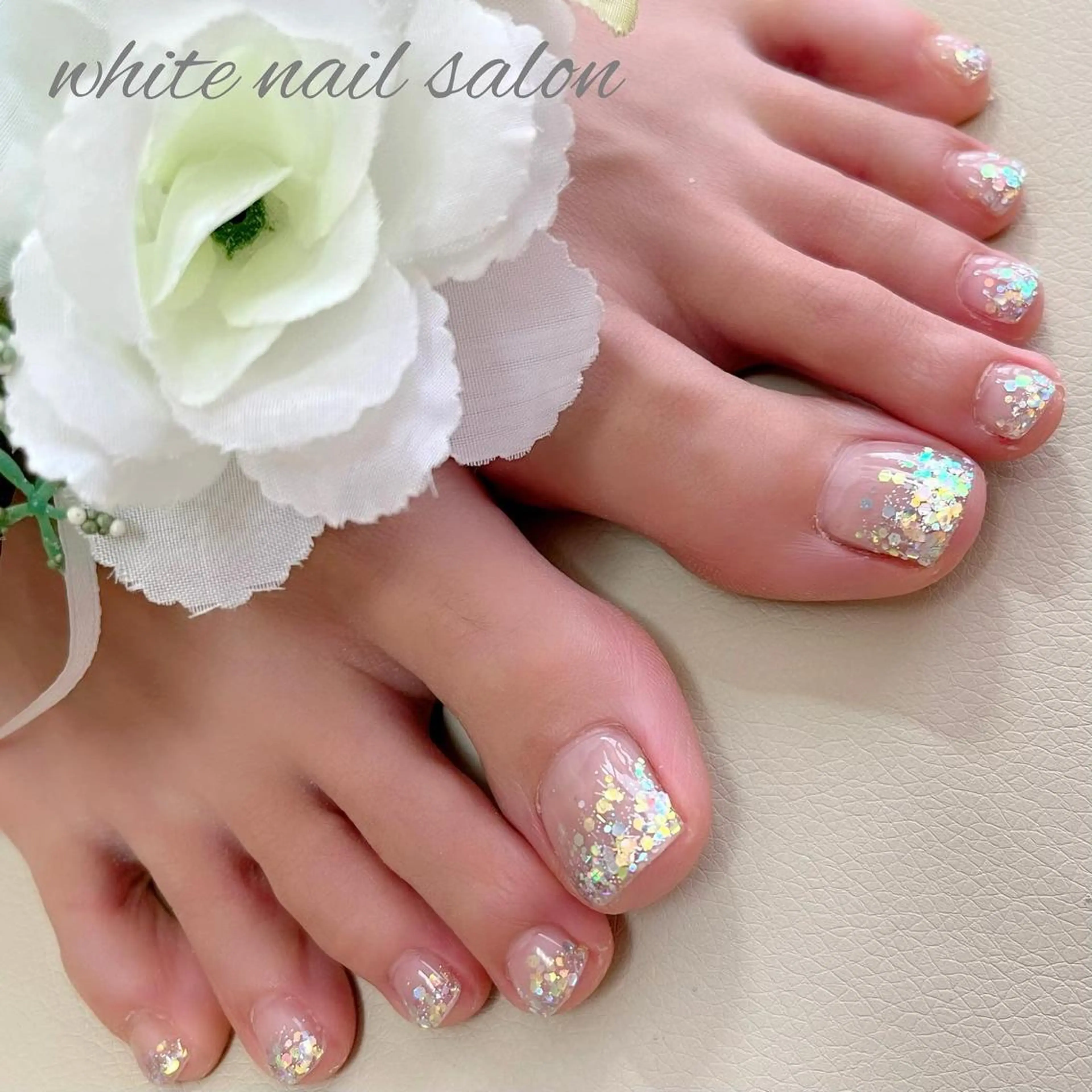 ネイル フットネイル ジェルネイル グラデーション ハードジェル ホログラムネイル フットネイル white nail salonのネイルデザイン