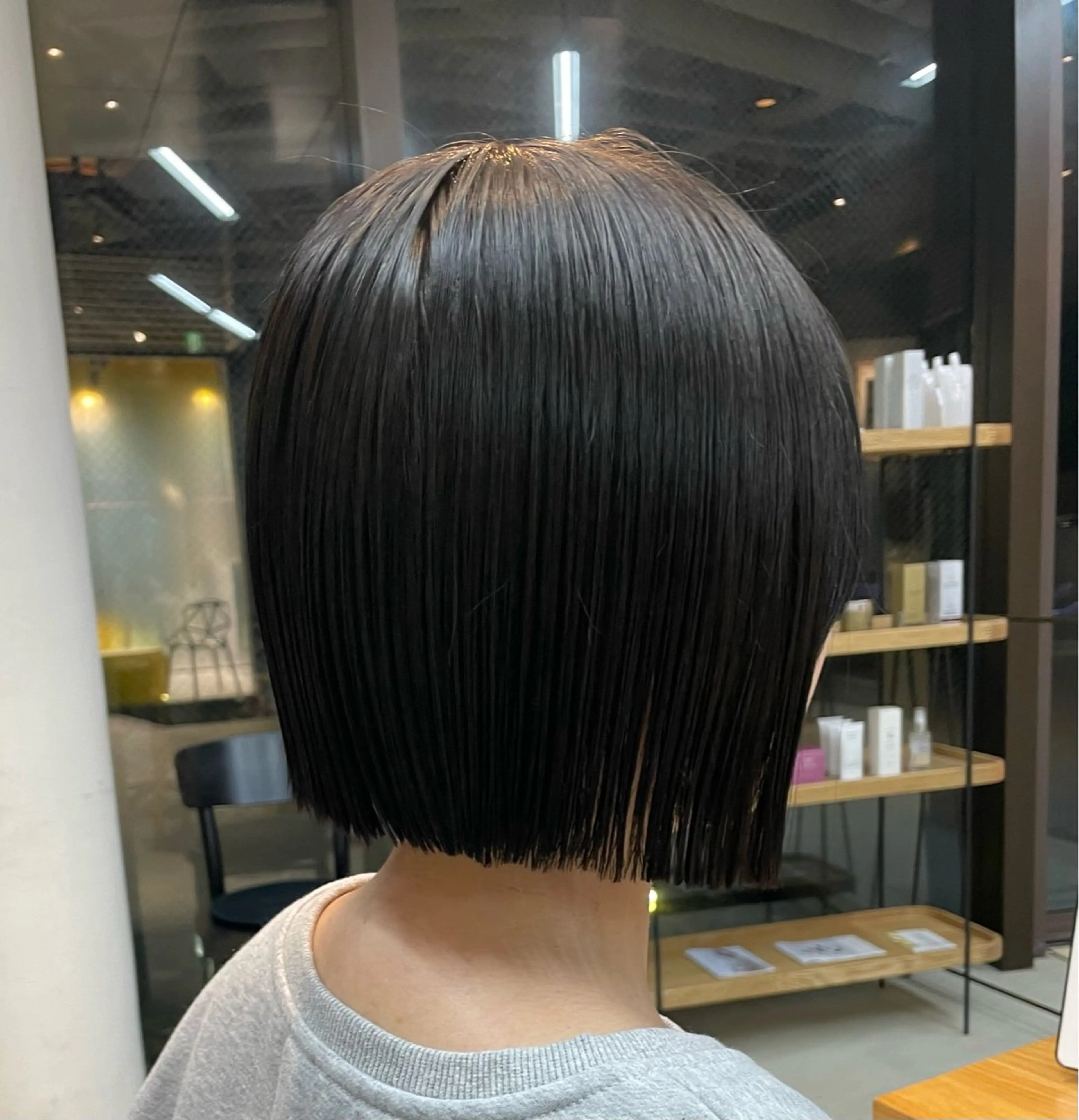 ショート カラー 黒髪 ブルーカラー ブルーブラック ボブ カット ヘアカラー トリートメント ボブ/ショート/ shinのヘアスタイル