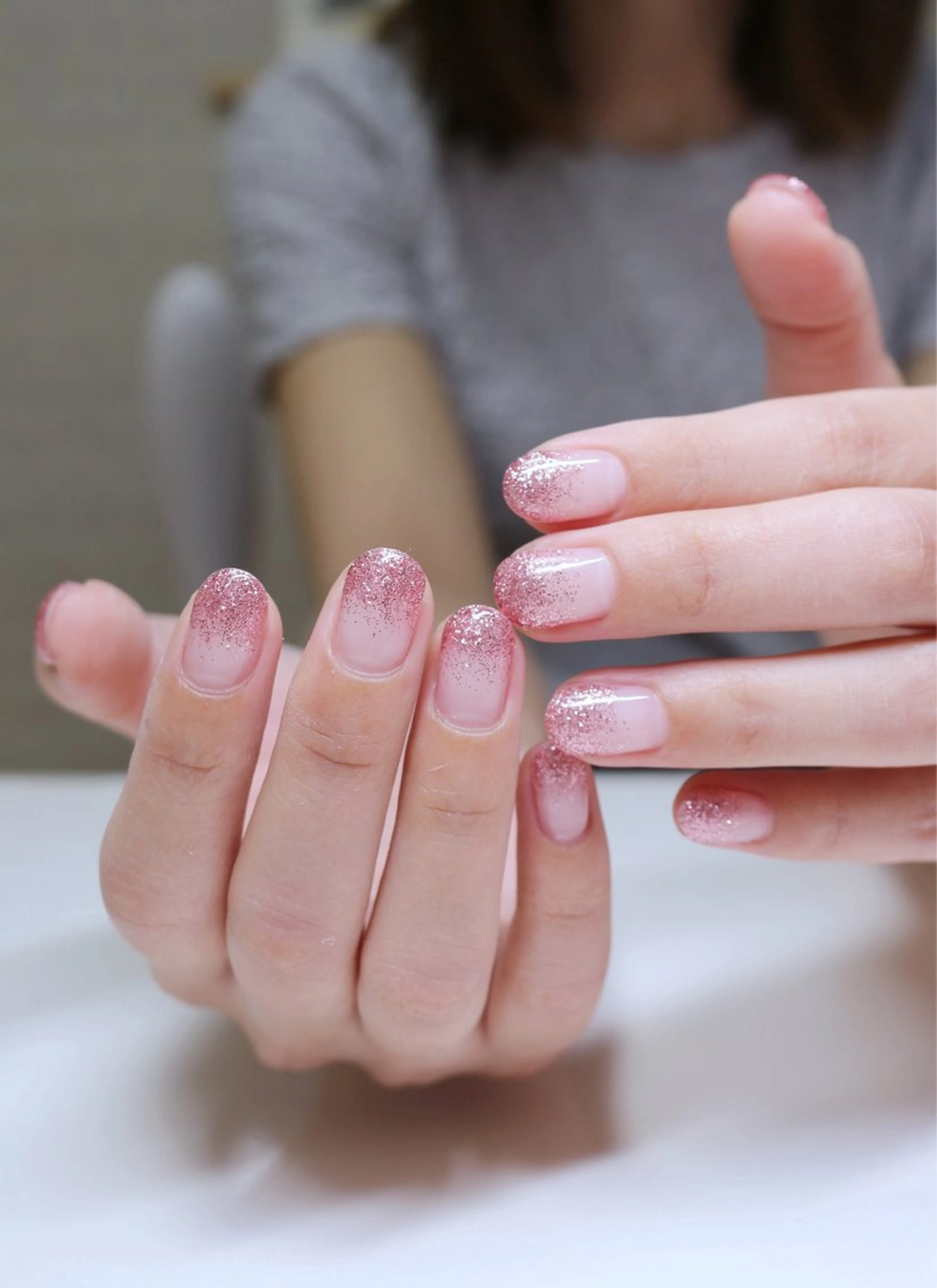 ネイル グラデーション キラキラネイル ラメ(グリッター) ラメグラデーション ニュアンスネイル ハンドネイル Baku Nailsのネイルデザイン