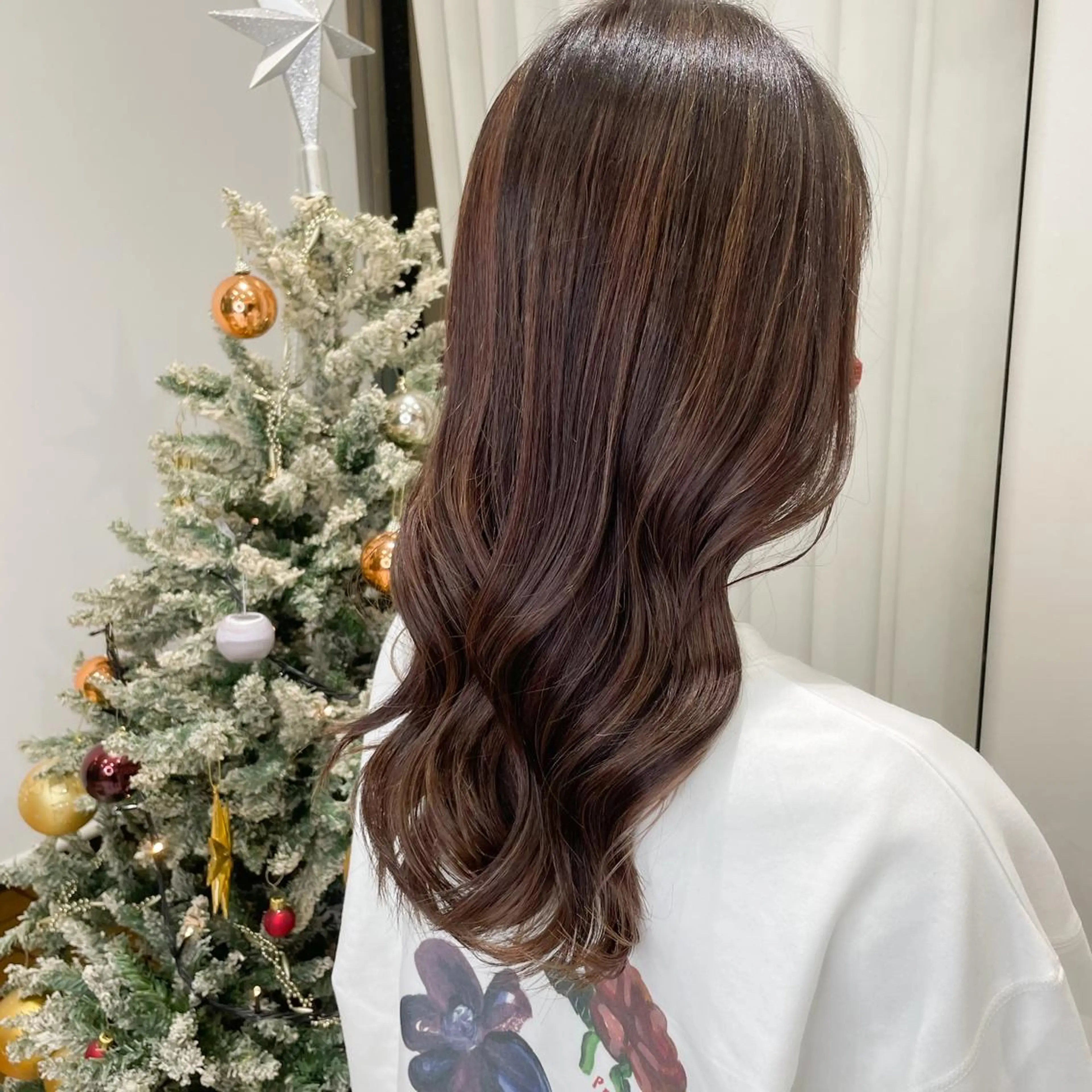 ロング カラー ハイライトカラー ハイライト クリスマス サブリナシュシュ所属・朝倉 海斗のヘアスタイル