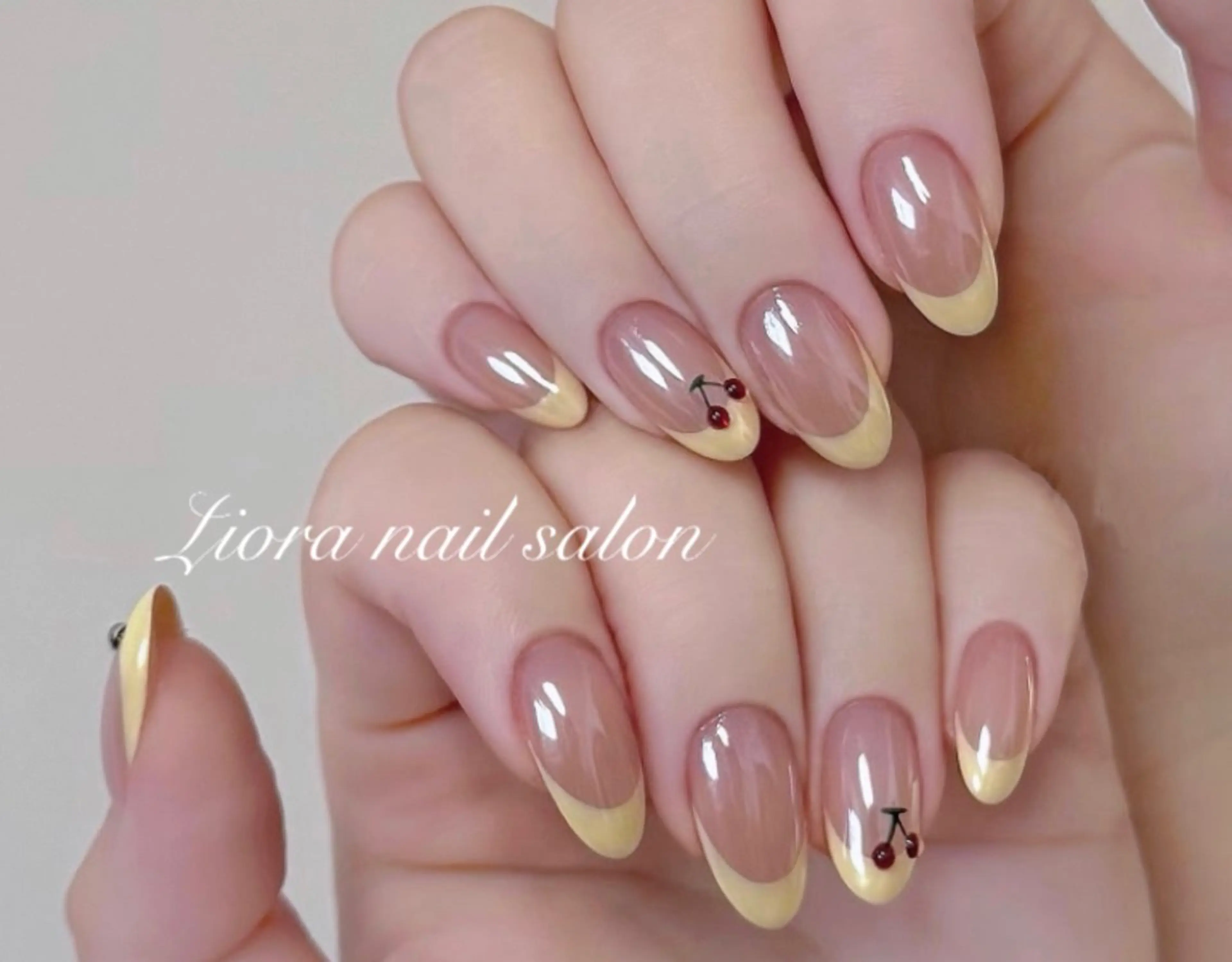 ネイル フレンチネイル ジェルネイル ガーリー グラデーション キラキラネイル ハンドネイル Liora ネイルサロン所属・Liora nail salonのネイルデザイン
