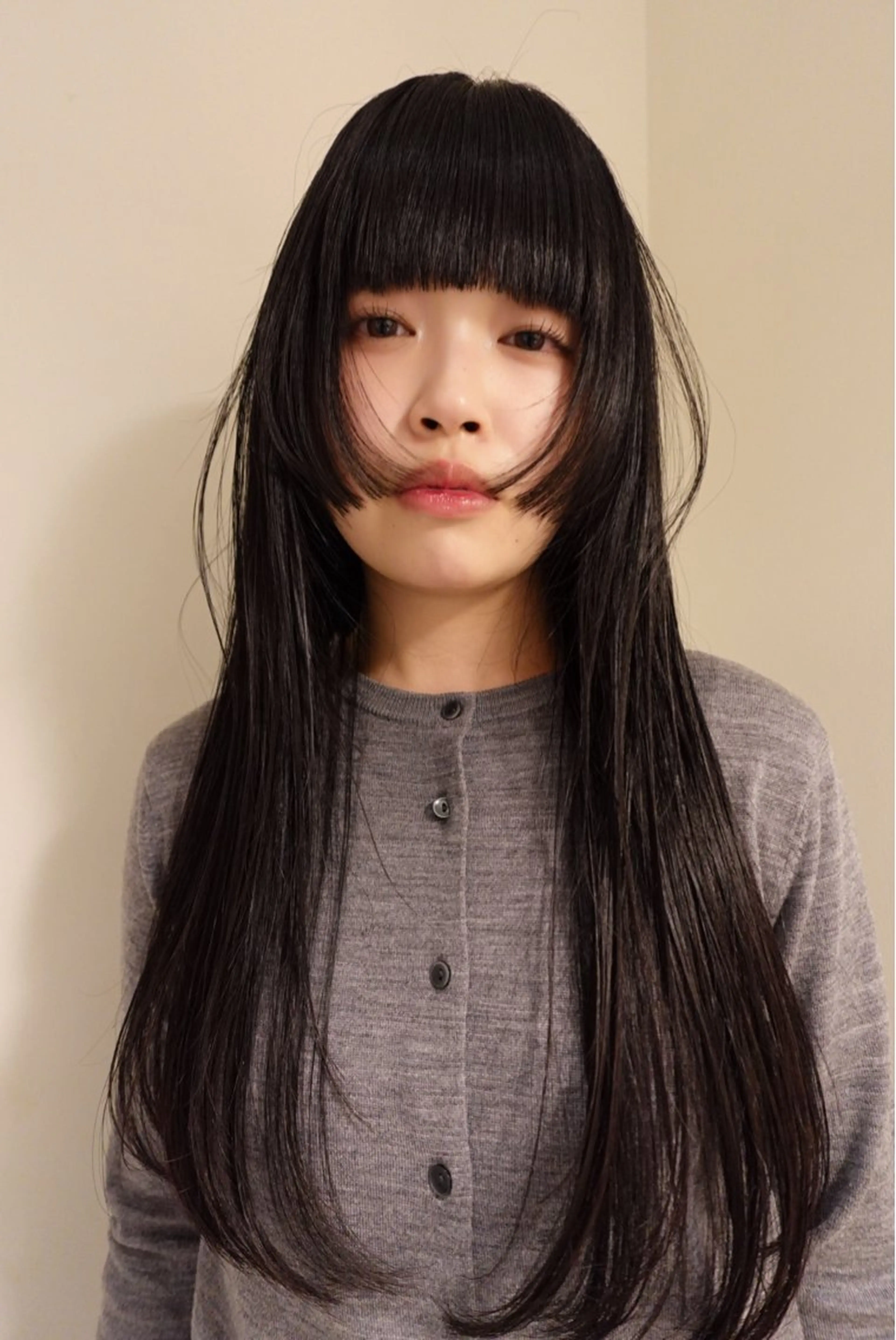 ロング 顔まわりレイヤー 顔周りカット レイヤーカット FILMS所属・FILMS 銀座店 Mikotoのヘアスタイル