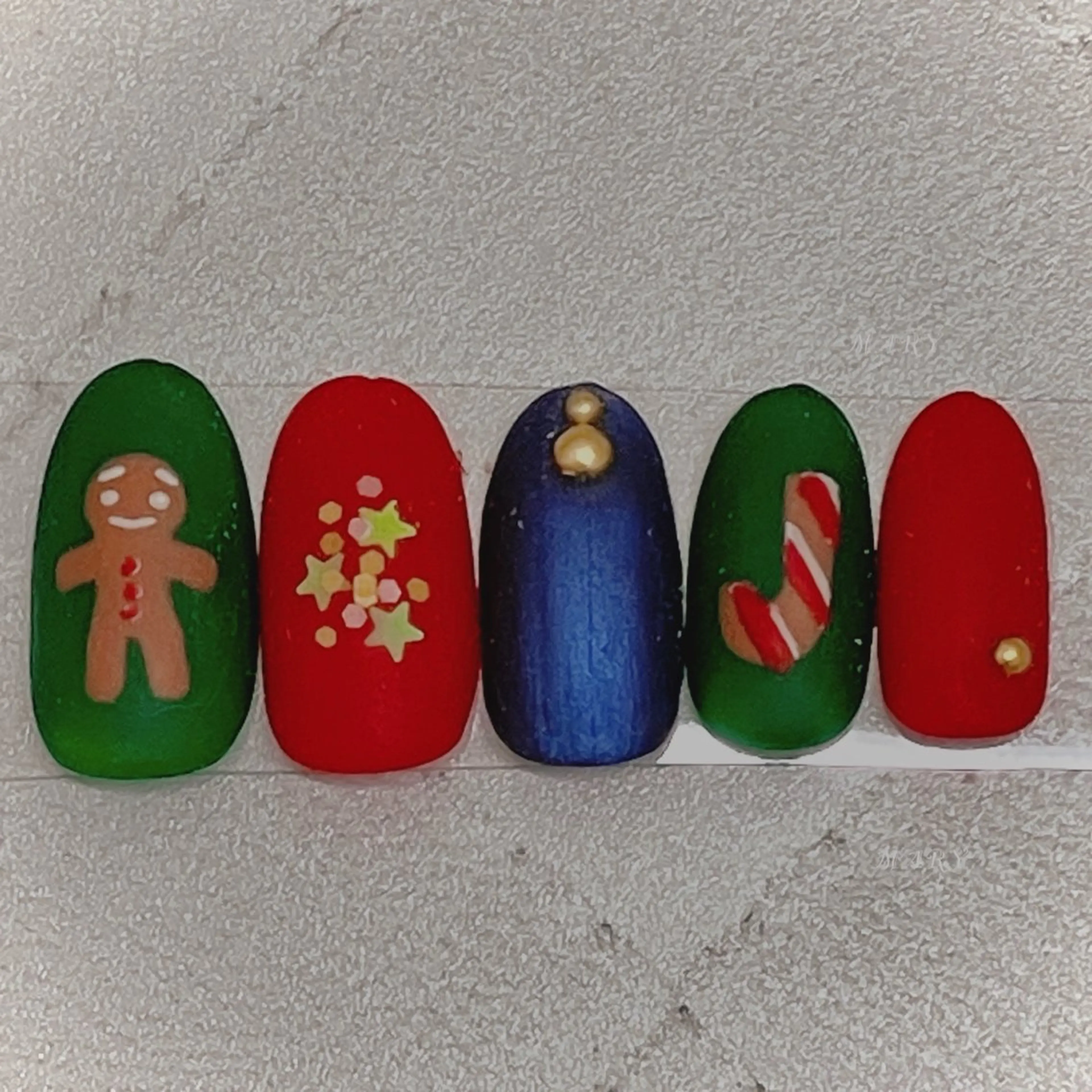 ネイル マットネイル ニュアンスネイル ワンカラーネイル 冬ネイル クリスマス ハンドネイル Mary nail所属・Mary nail .narumiのネイルデザイン