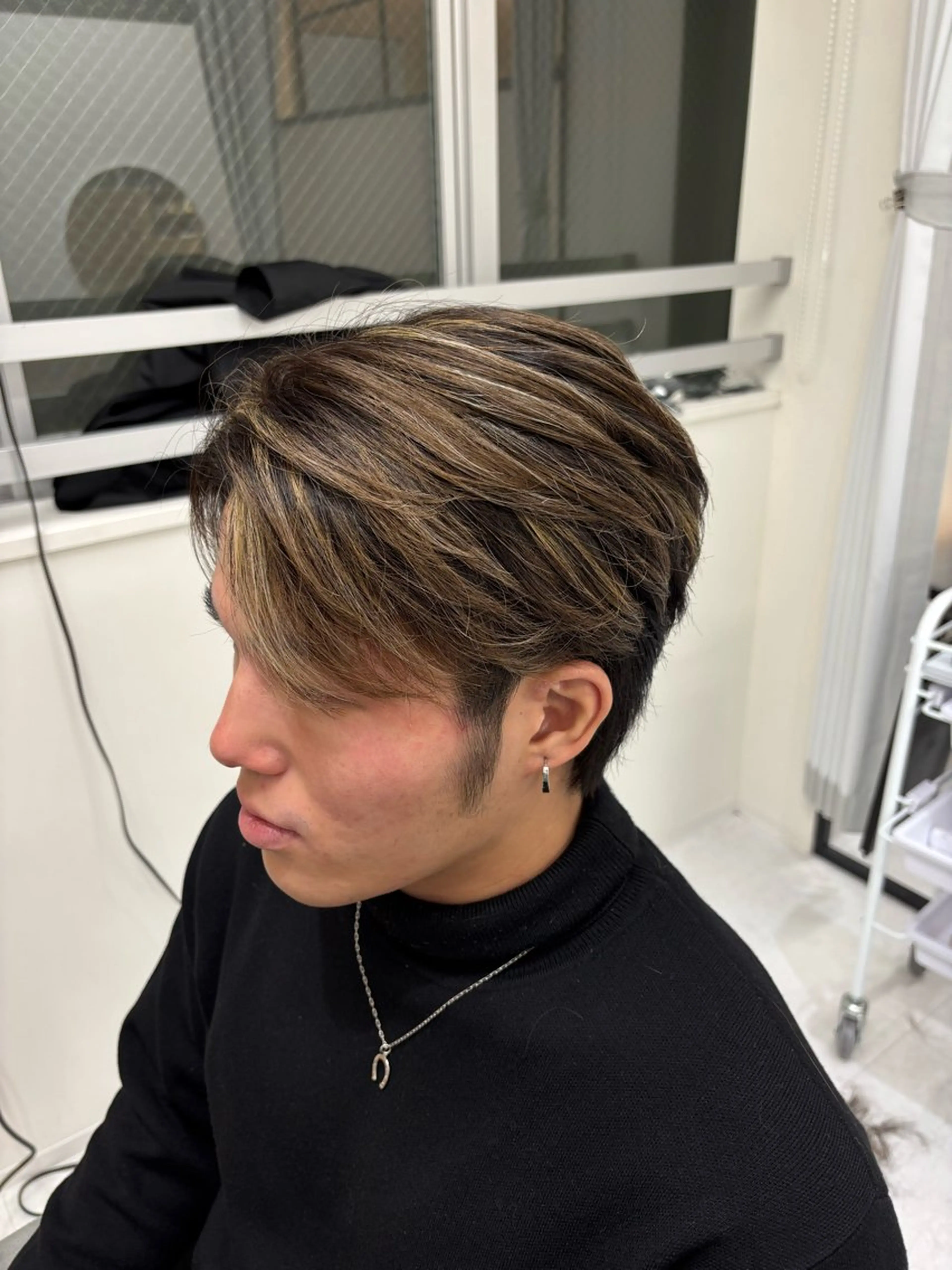 ショート ハイライト YUUKI/艶カラー レイヤーカットのヘアスタイル