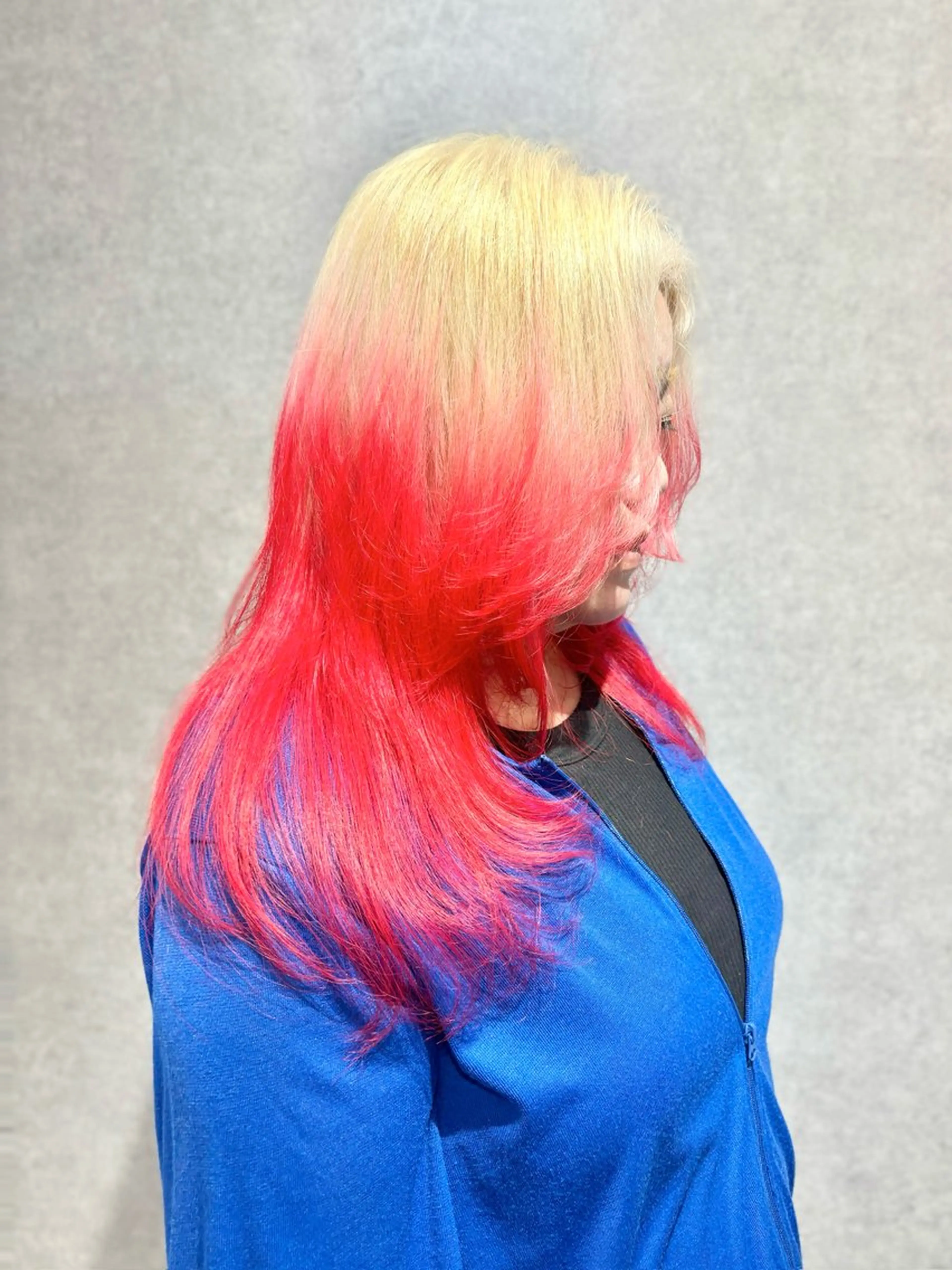 セミロング カラー ブロンド レッドカラー レイヤーカット カット ヘアカラー トリートメント ハイトーン/ウルフ/ レイヤー/Asukaのヘアスタイル
