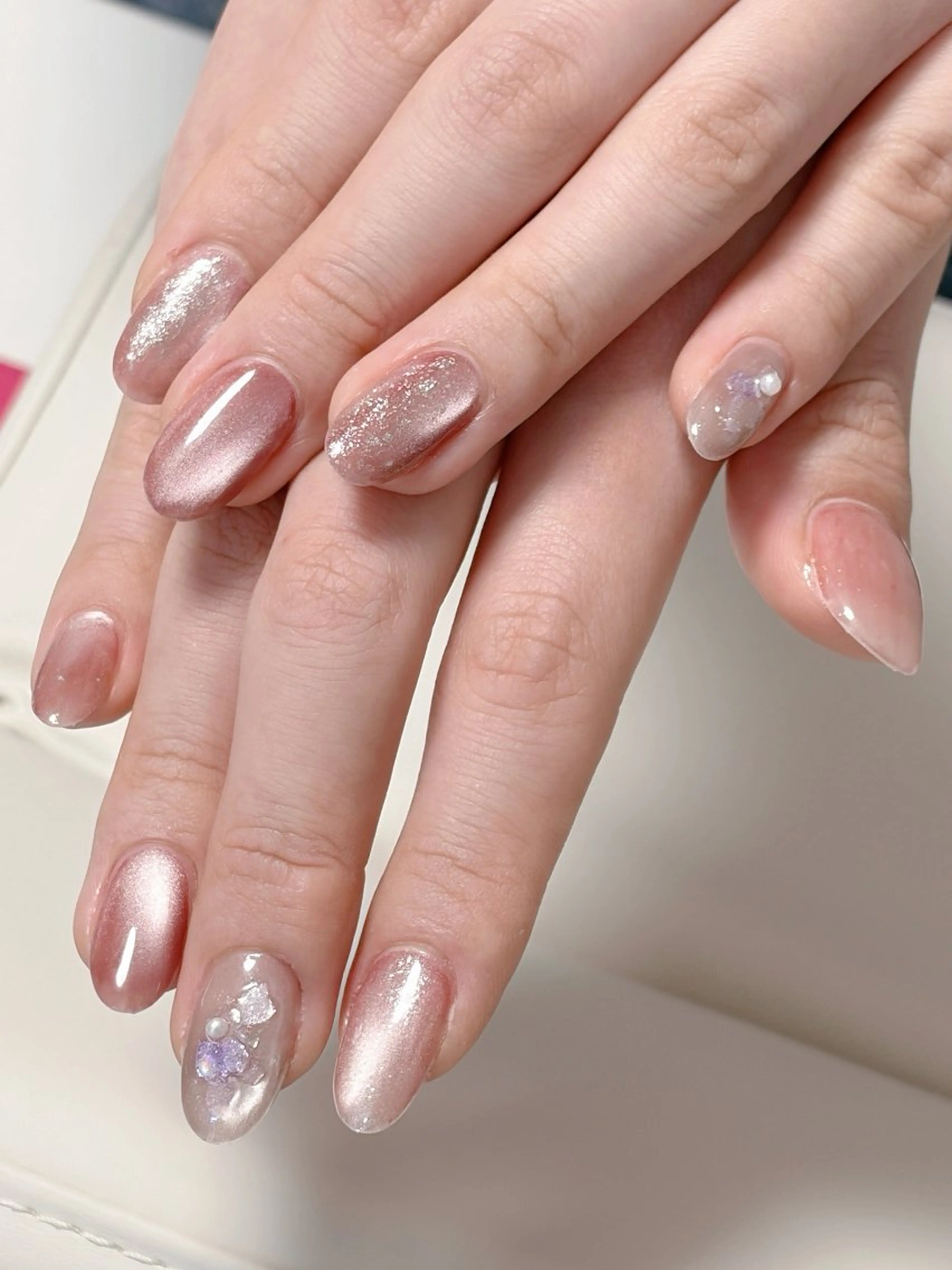 ネイル 韓国ネイル ラメ(グリッター) マグネットネイル オフィスネイル ピンク ハンドネイル haku mioのネイルデザイン