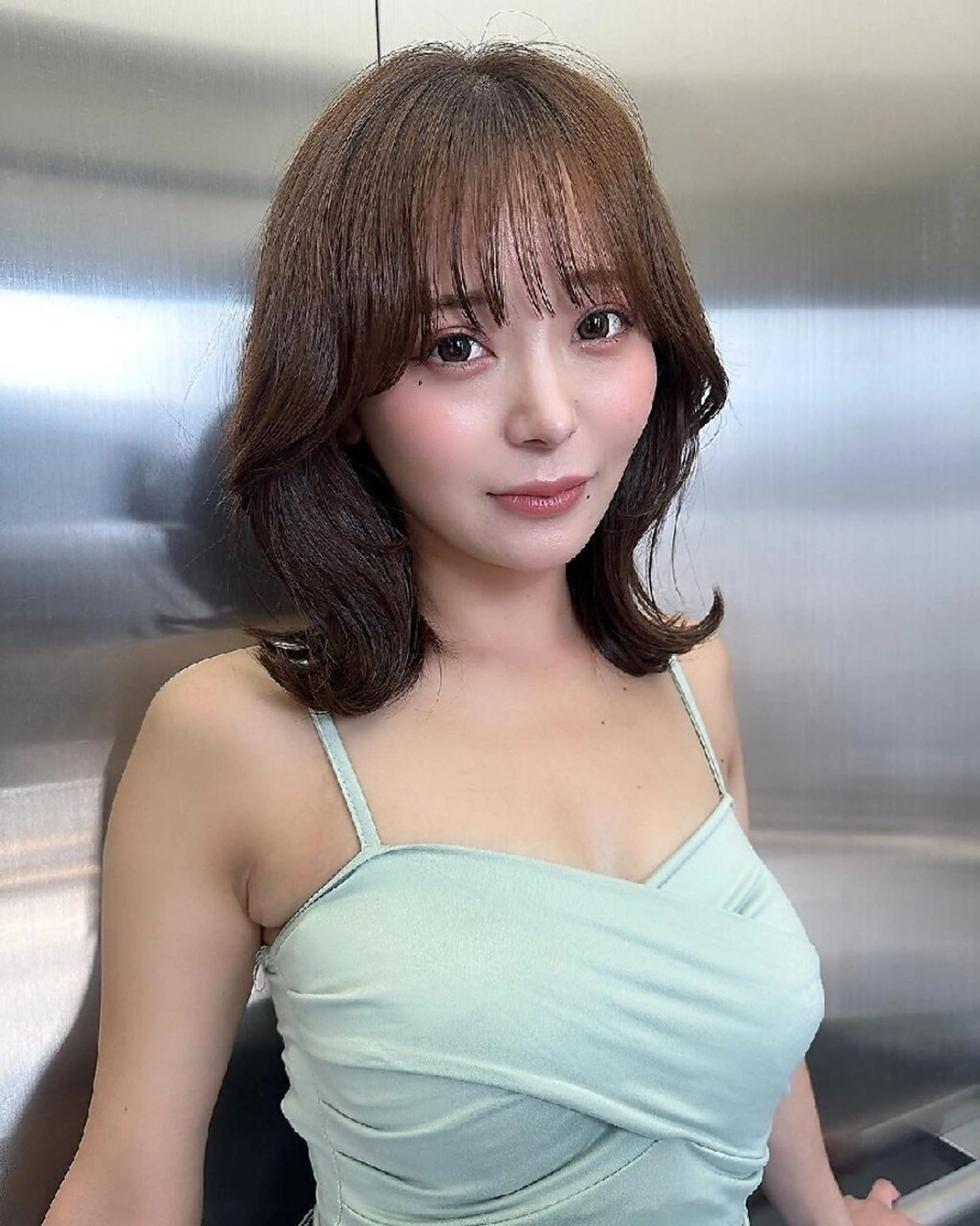 カラー セミロング カット ヘアカラー トリートメント Lond Mirrorのヘアスタイル