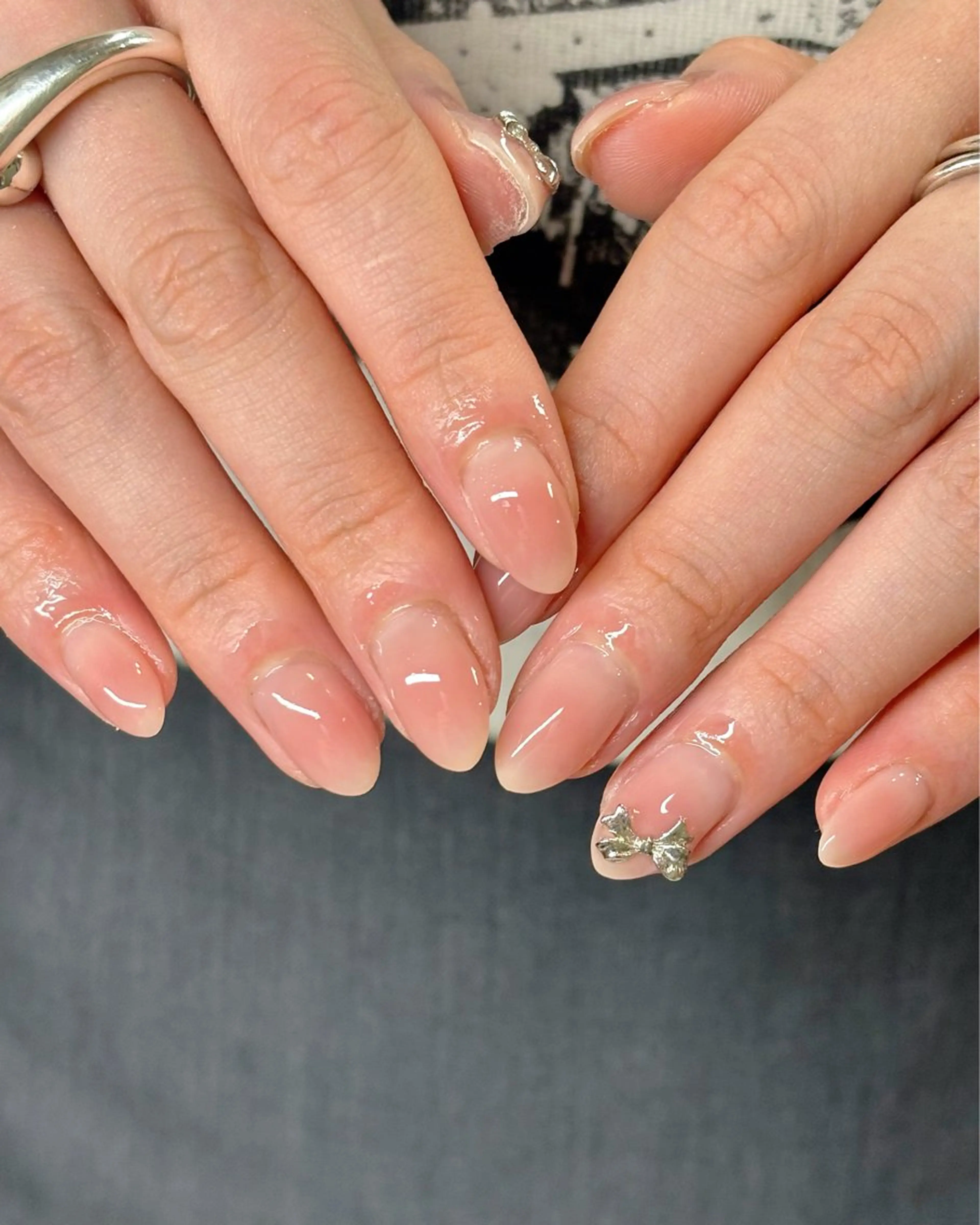 ネイル チークネイル フレンチネイル 水色 赤色 夏ネイル ハンドネイル 🫧OPELIA NAIL渋谷🫧のネイルデザイン