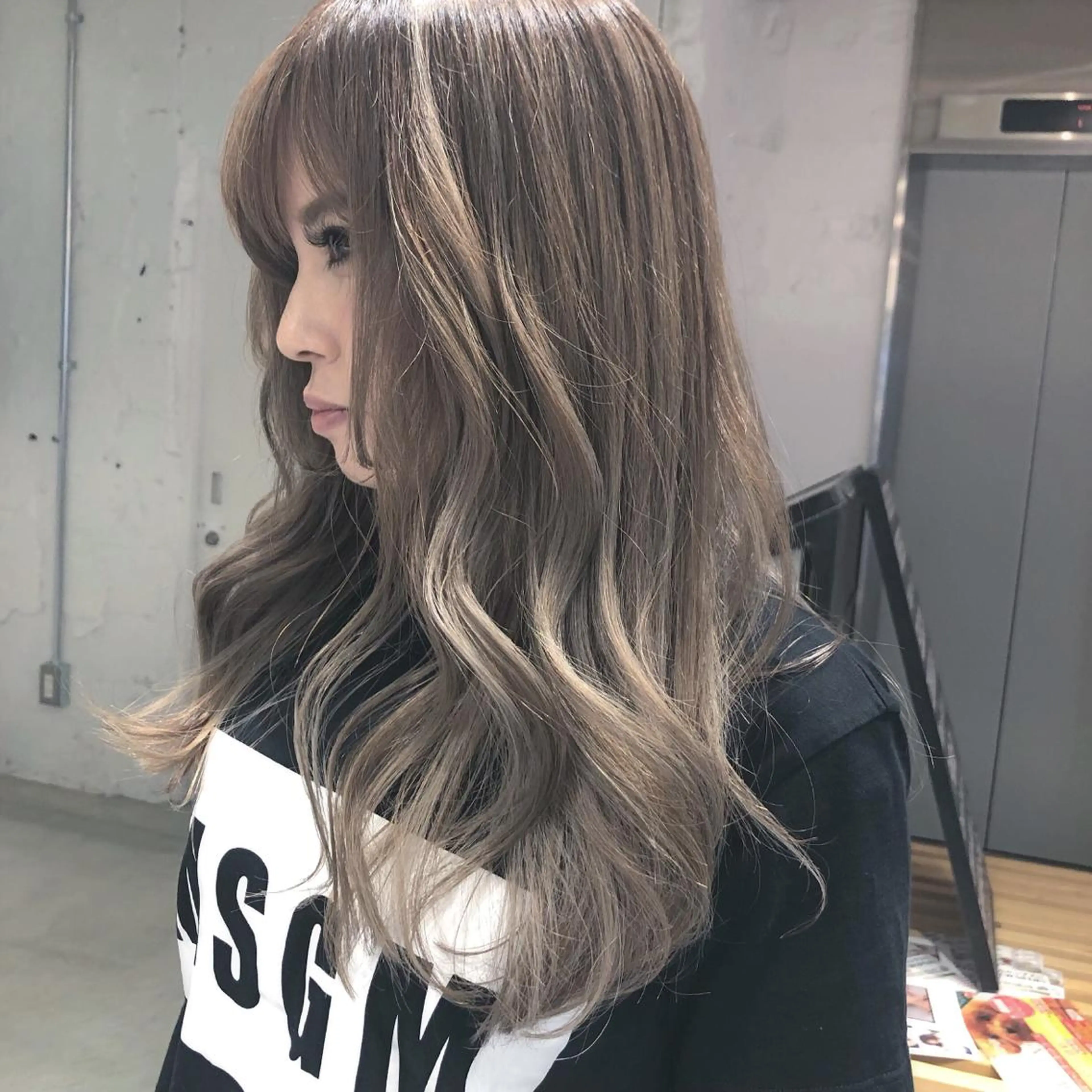 ロング カラー ハイライトカラー ハイライト ORIKA 美容室のヘアスタイル