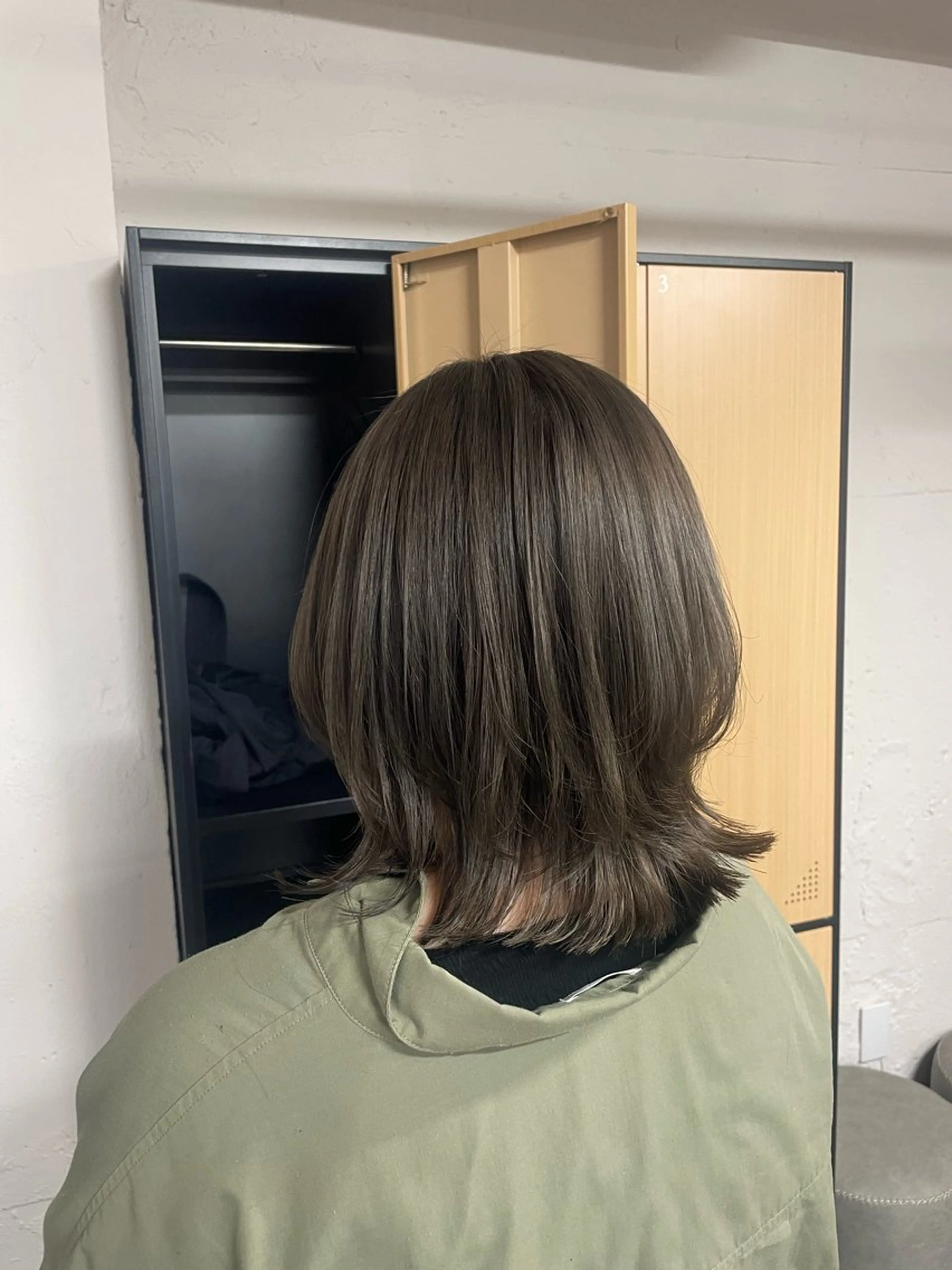 ミディアム カット ヘアカラー tokute 中野真咲🐺のヘアスタイル
