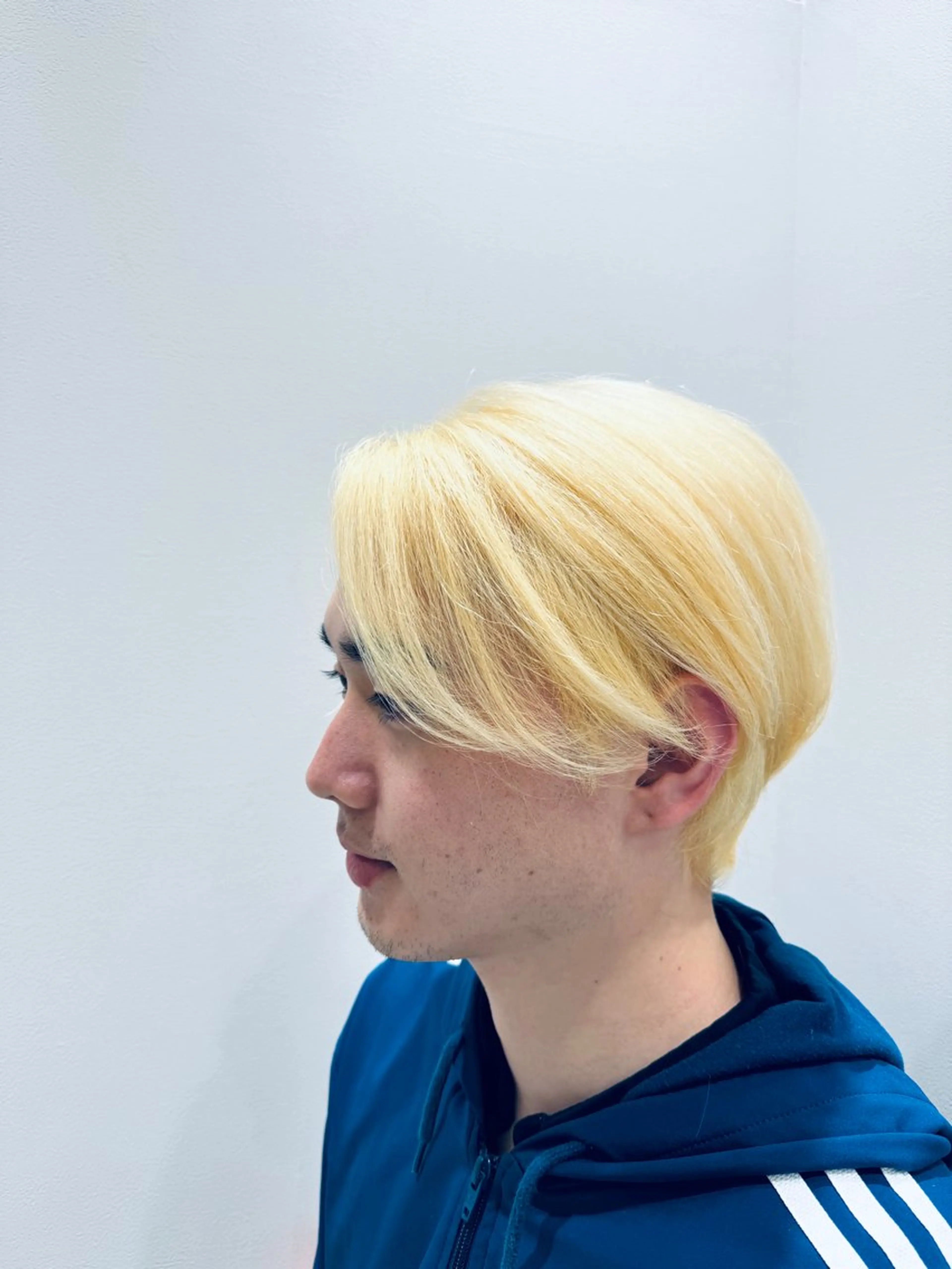 メンズ メンズブリーチ センターパート TAYAイオンモール津田沼所属・上原 佑介のヘアスタイル