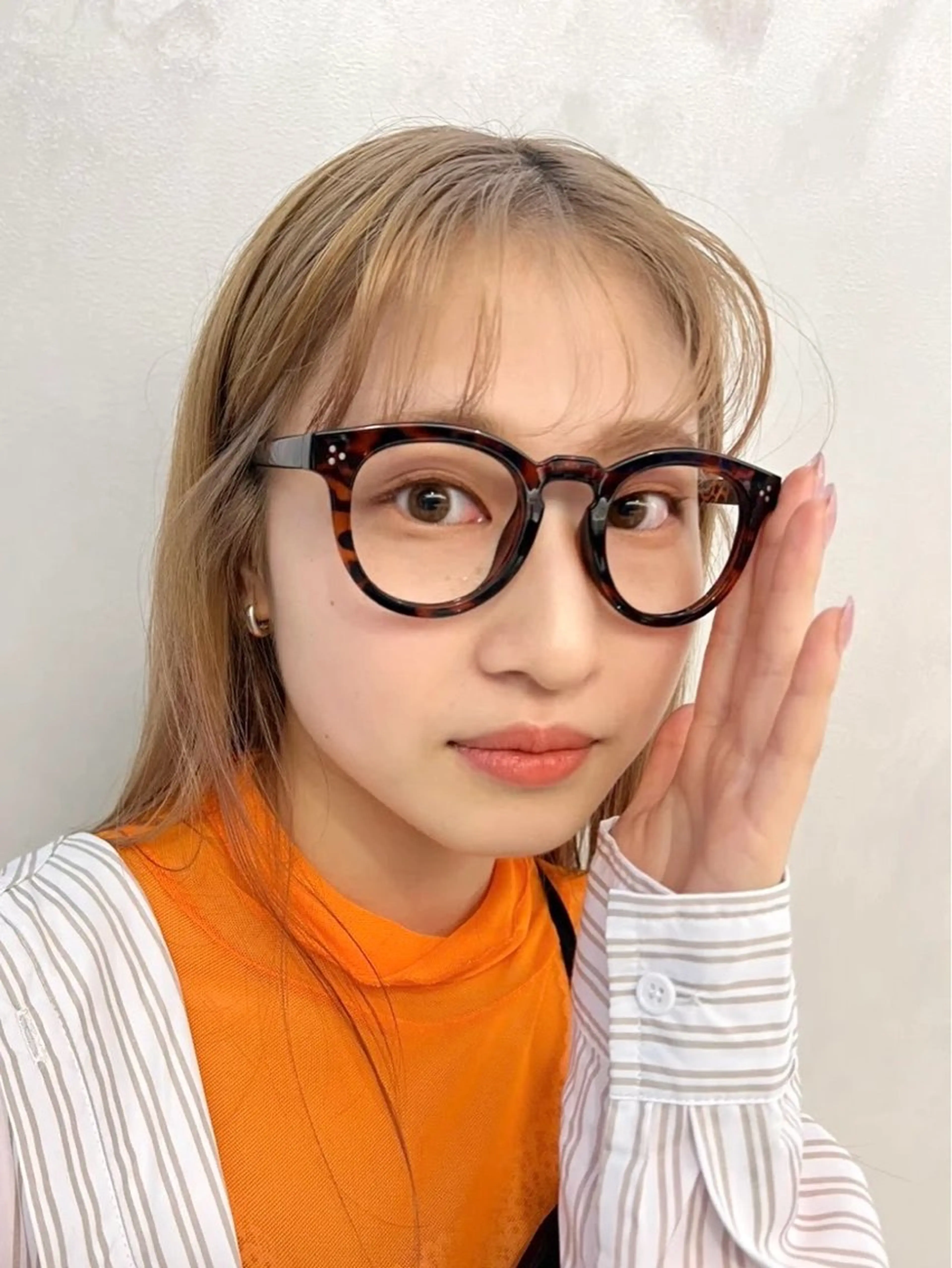 ロング カラー ベージュカラー ハイトーンカラー ハイトーンベージュ コノカ暖色カラー/ 透明感カラーのヘアスタイル