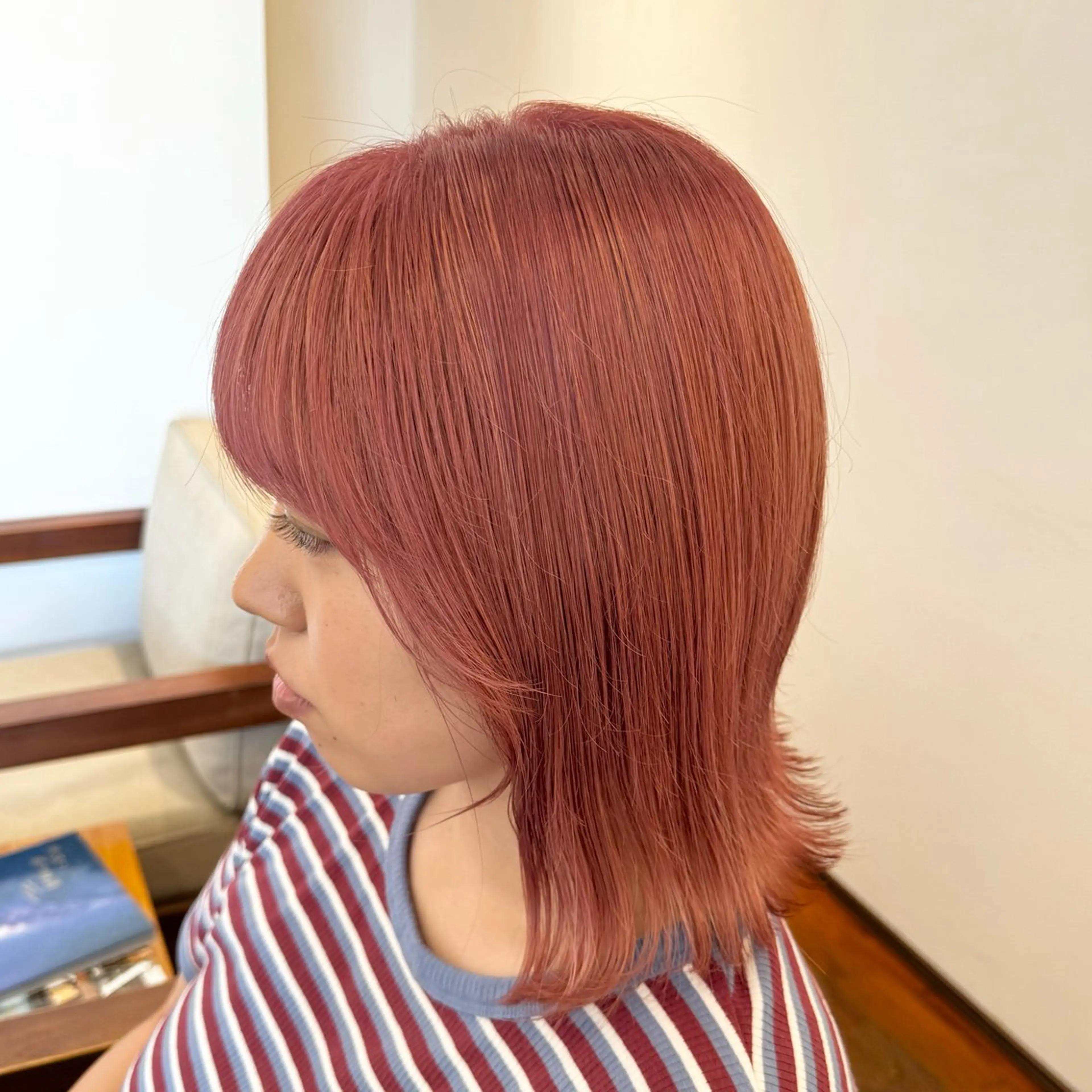 ミディアム カラー ベージュカラー ブリーチ ボルドーカラー ブラウンカラー カシス ヘアカラー 吉田 新平のヘアスタイル