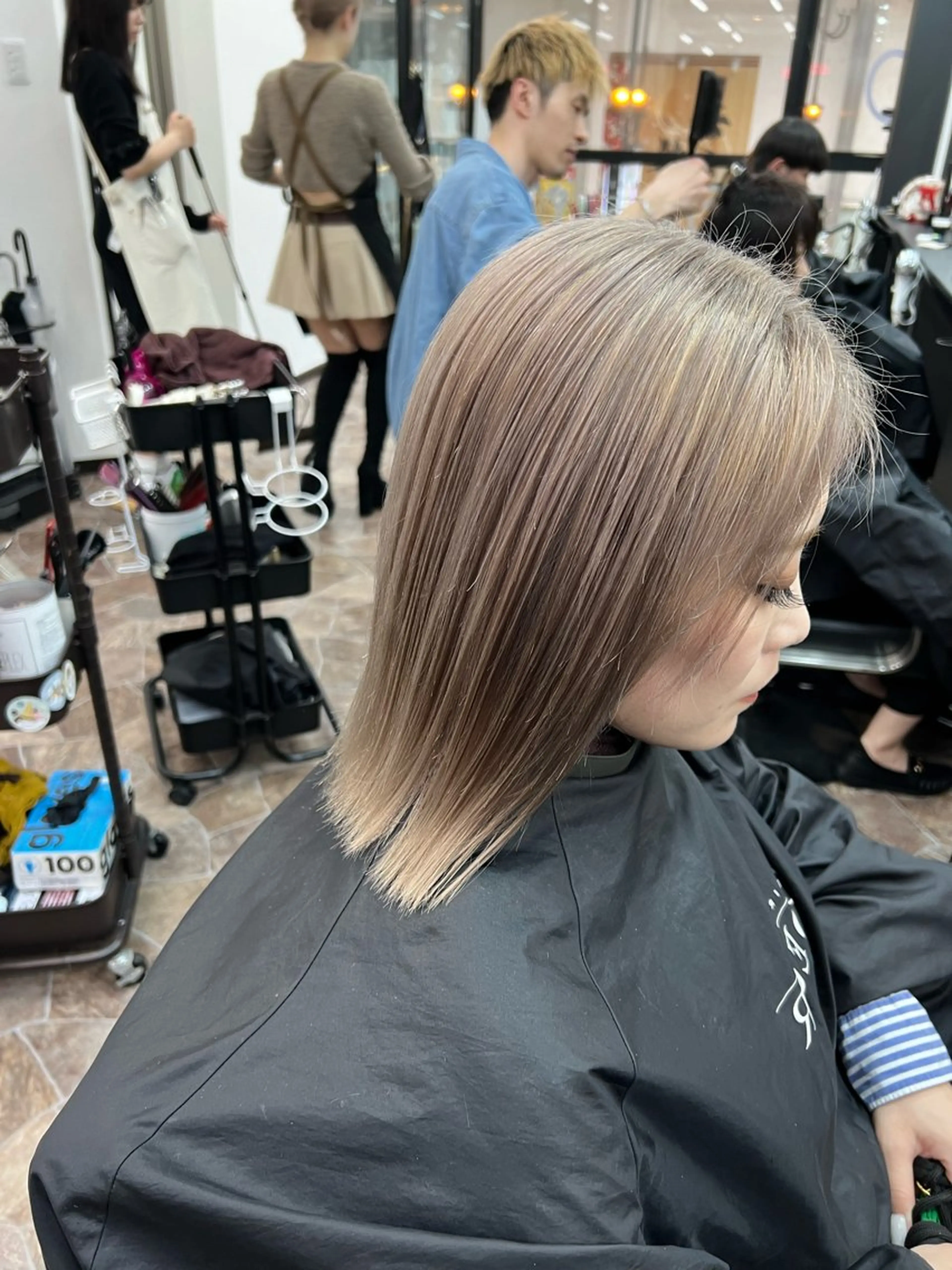 ショート ヘアカラー トリートメント フリーダムマティーニ所属・藤本 翔己のヘアスタイル