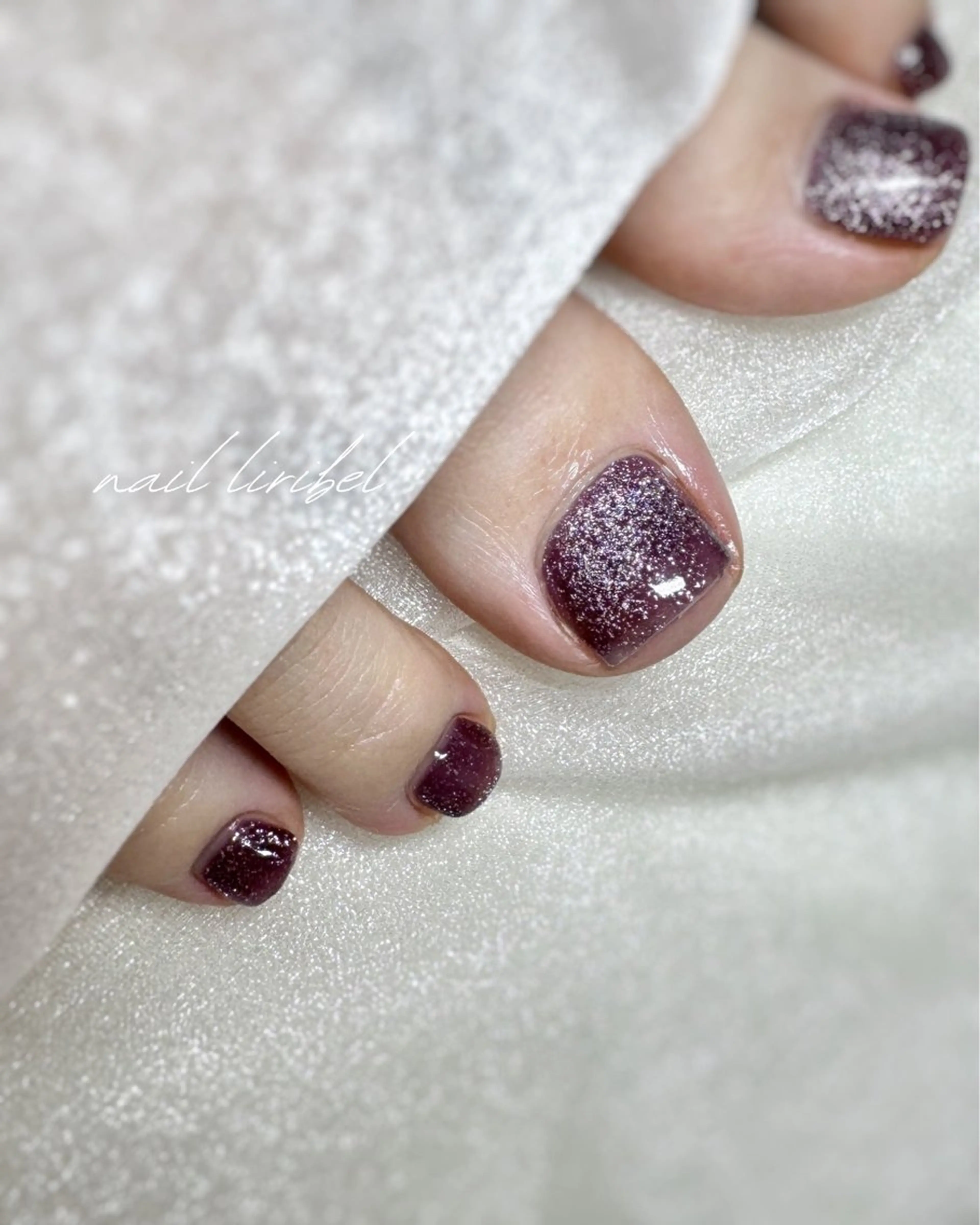 ネイル フラッシュネイル フラッシュマグ フットネイル ワンカラーネイル フットネイル Nail Liribelのネイルデザイン