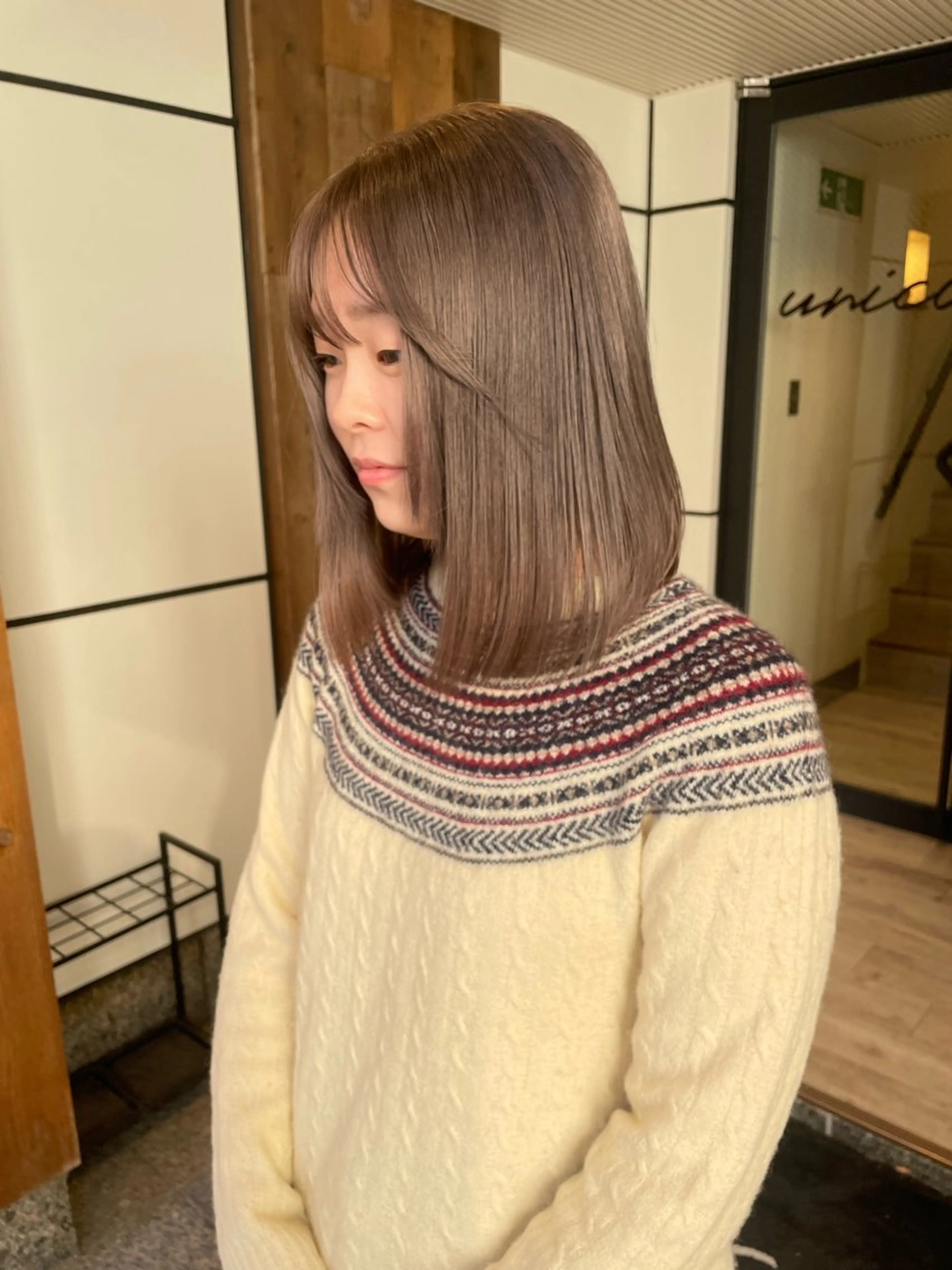 ミディアム カラー ベージュカラー ブリーチ ヘーゼル カット ヘアカラー トリートメント 渋谷 留菜のヘアスタイル