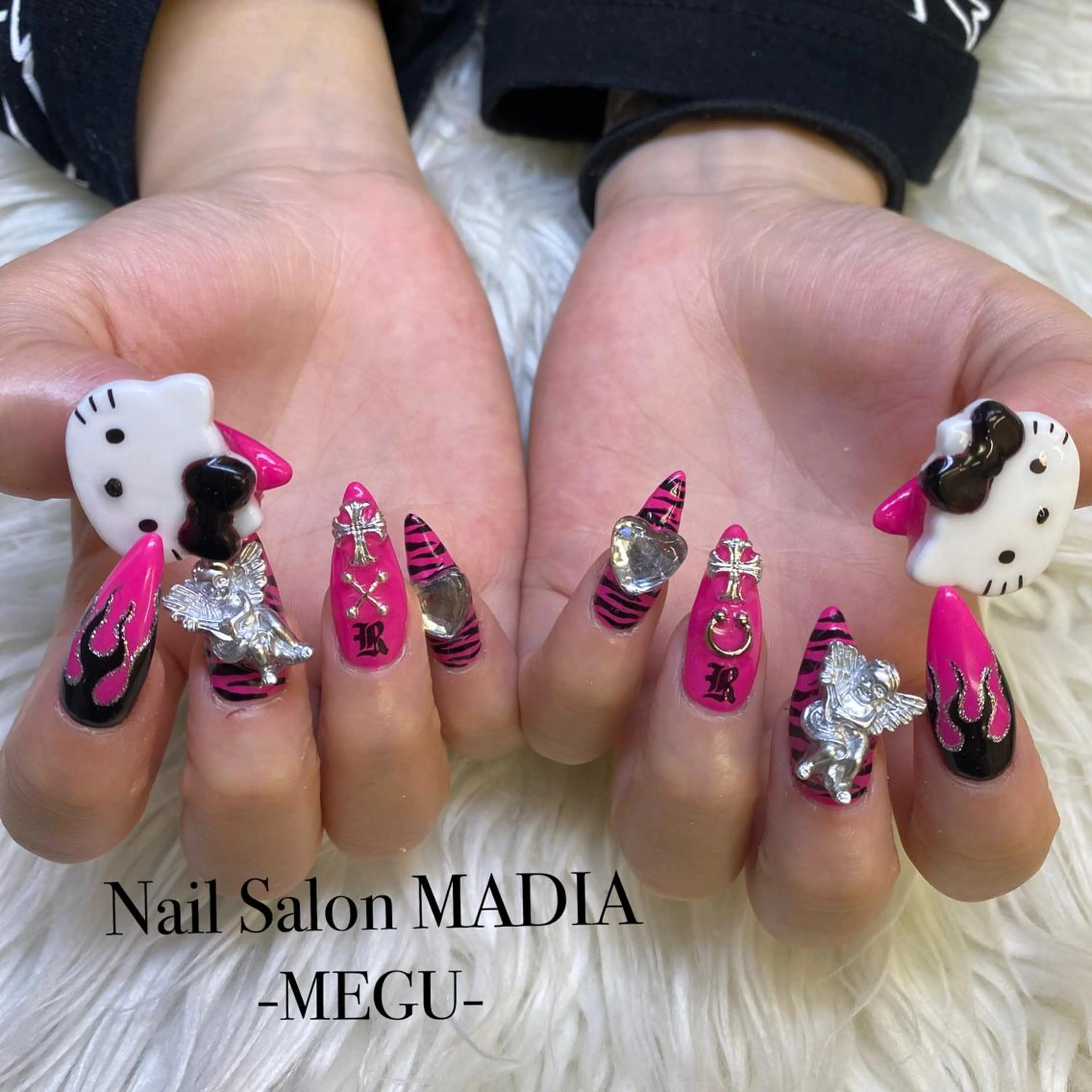 ネイル MADIA藤沢所属・MADIA MEGUのネイルデザイン