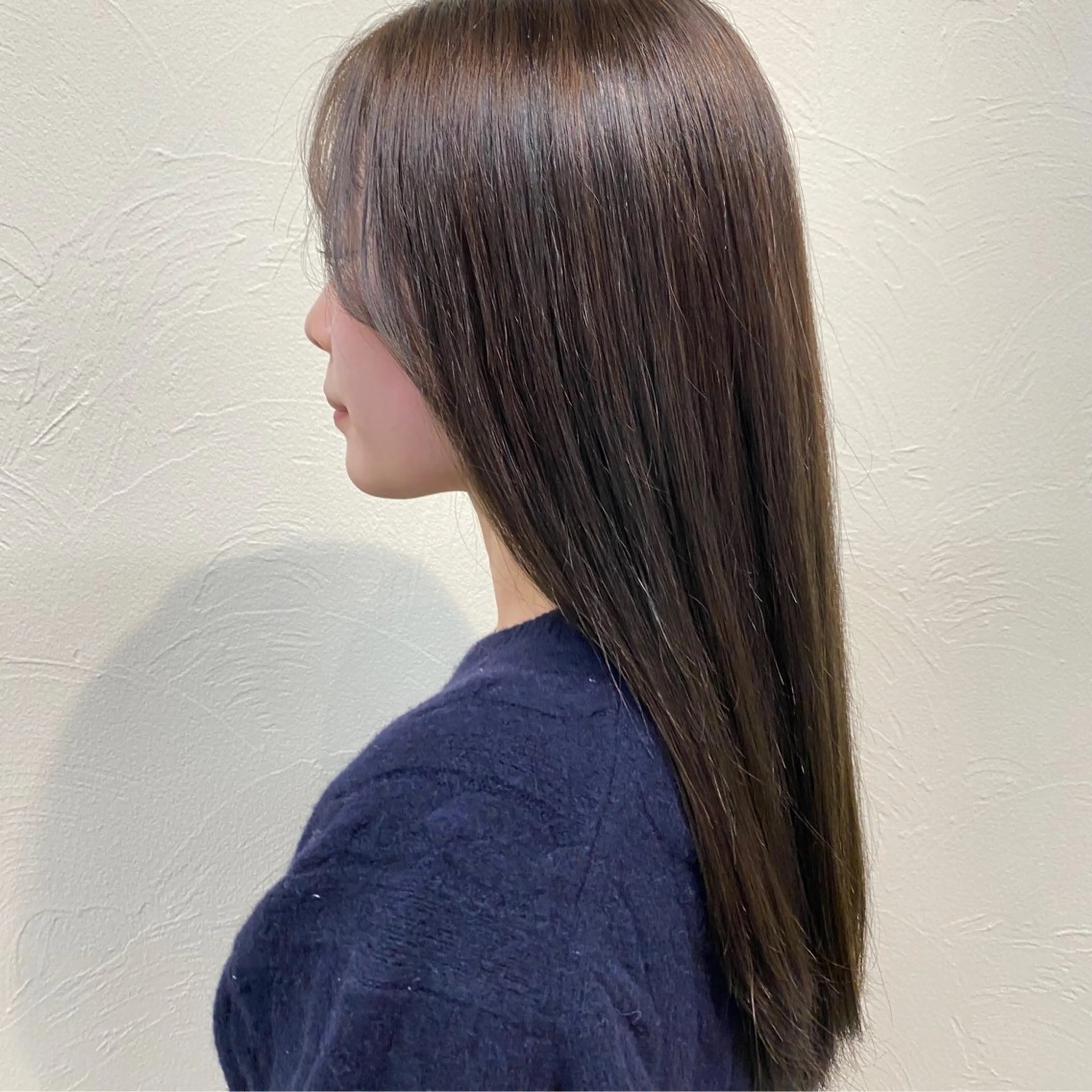 ロング カラー ベージュカラー オリーブベージュ ユウリ YURIのヘアスタイル