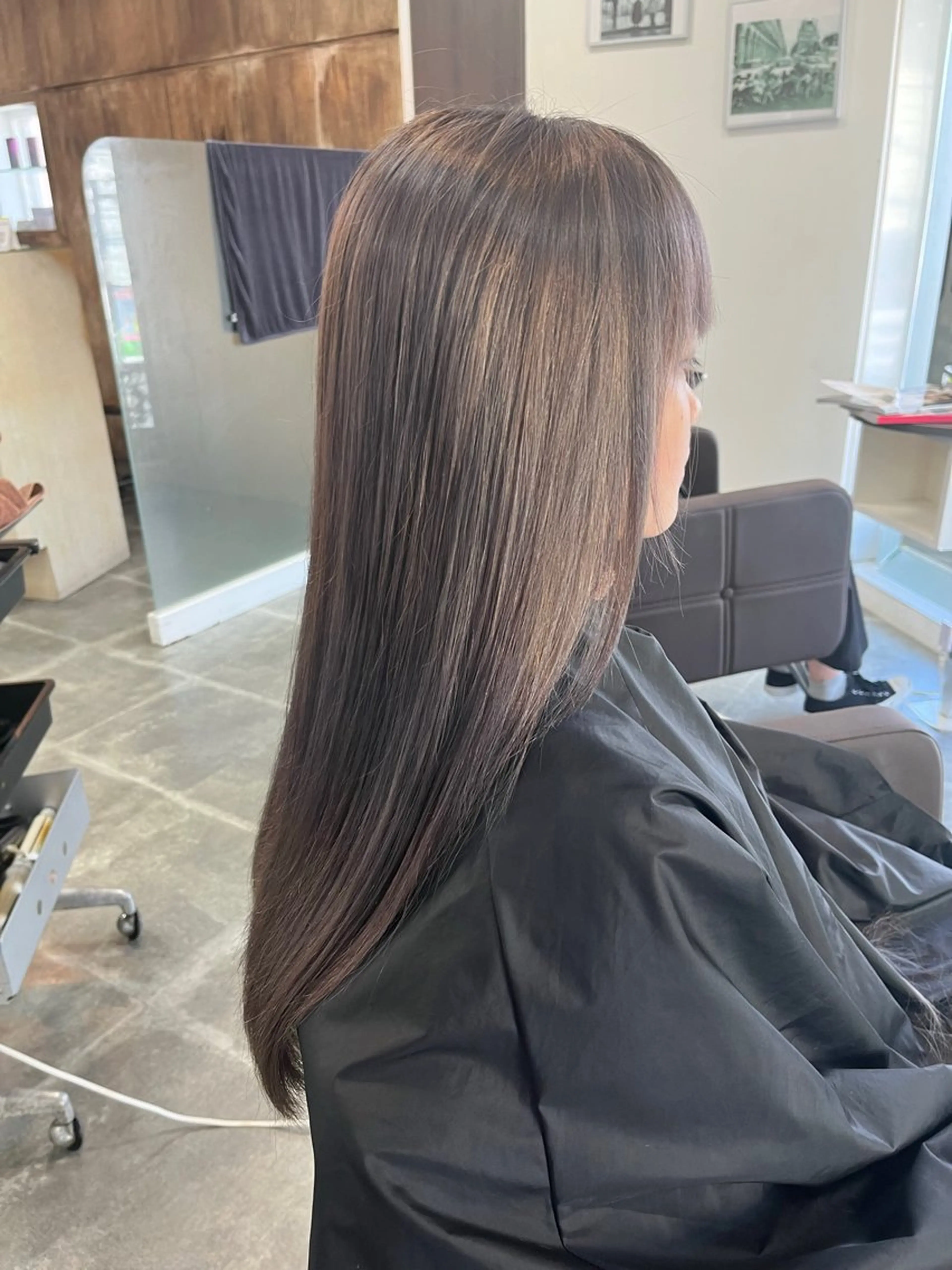 ロング カラー ヘアアレンジ アッシュ ベージュカラー ブリーチ 透明感カラー ダブルカラー SALOWIN自由が丘所属・ヘッドスパ✨髪質ケア サロン🌿chacoのエステ・リラクイメージ