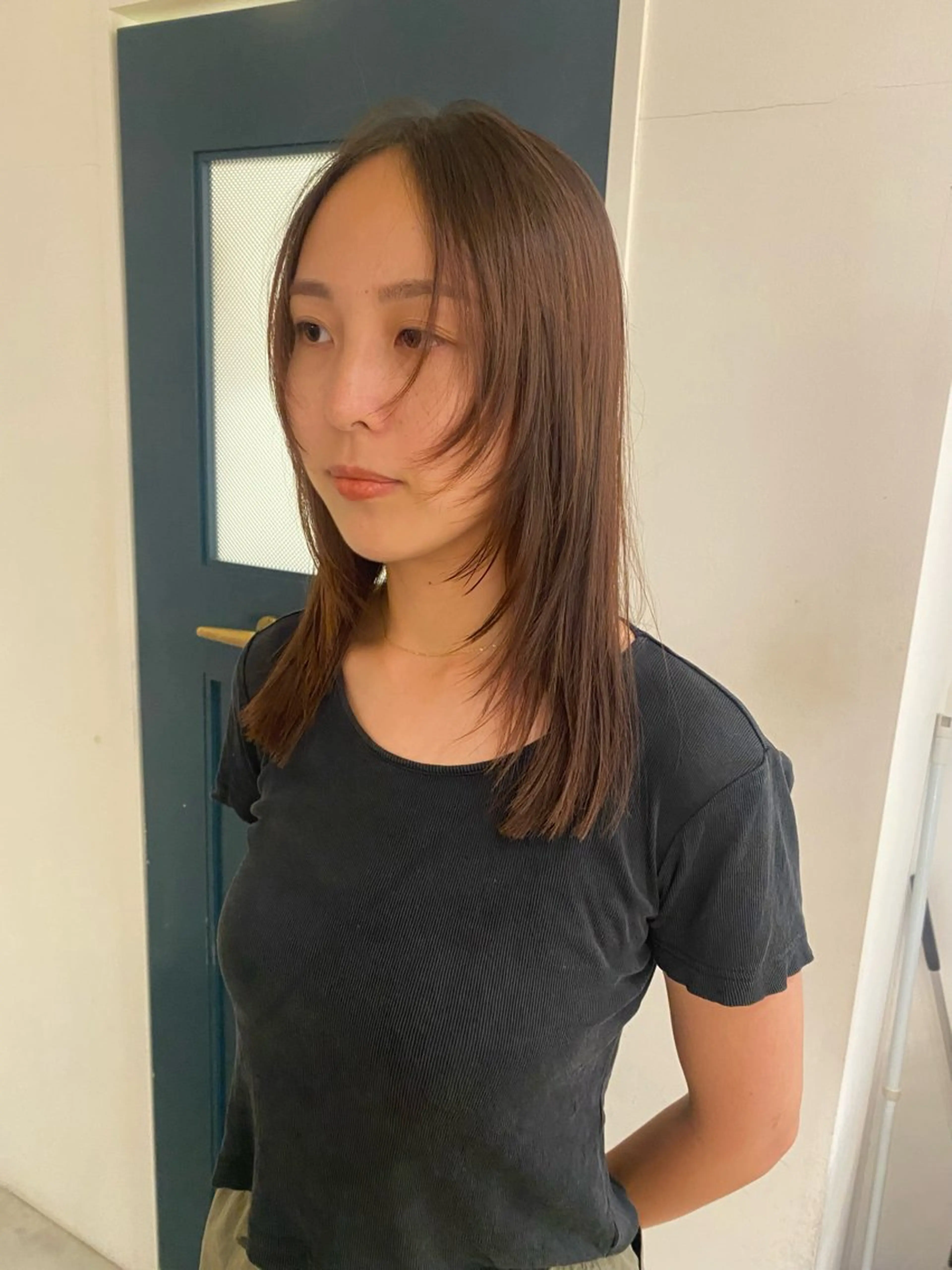 ミディアム YUUK I/レイヤーのヘアスタイル