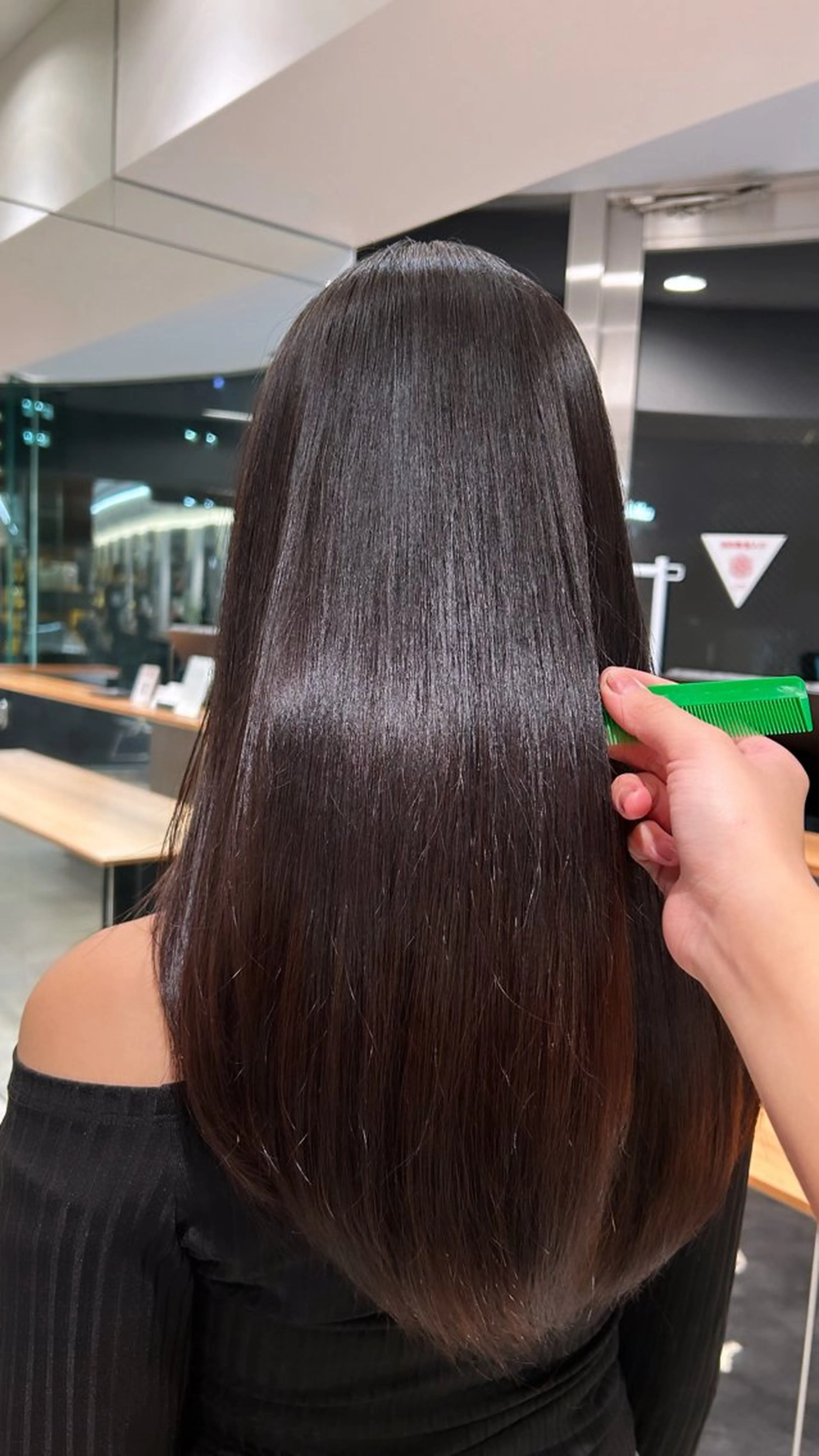 ミディアム ミディアムパーマ 髪質改善 縮毛矯正 諸井 芽のヘアスタイル