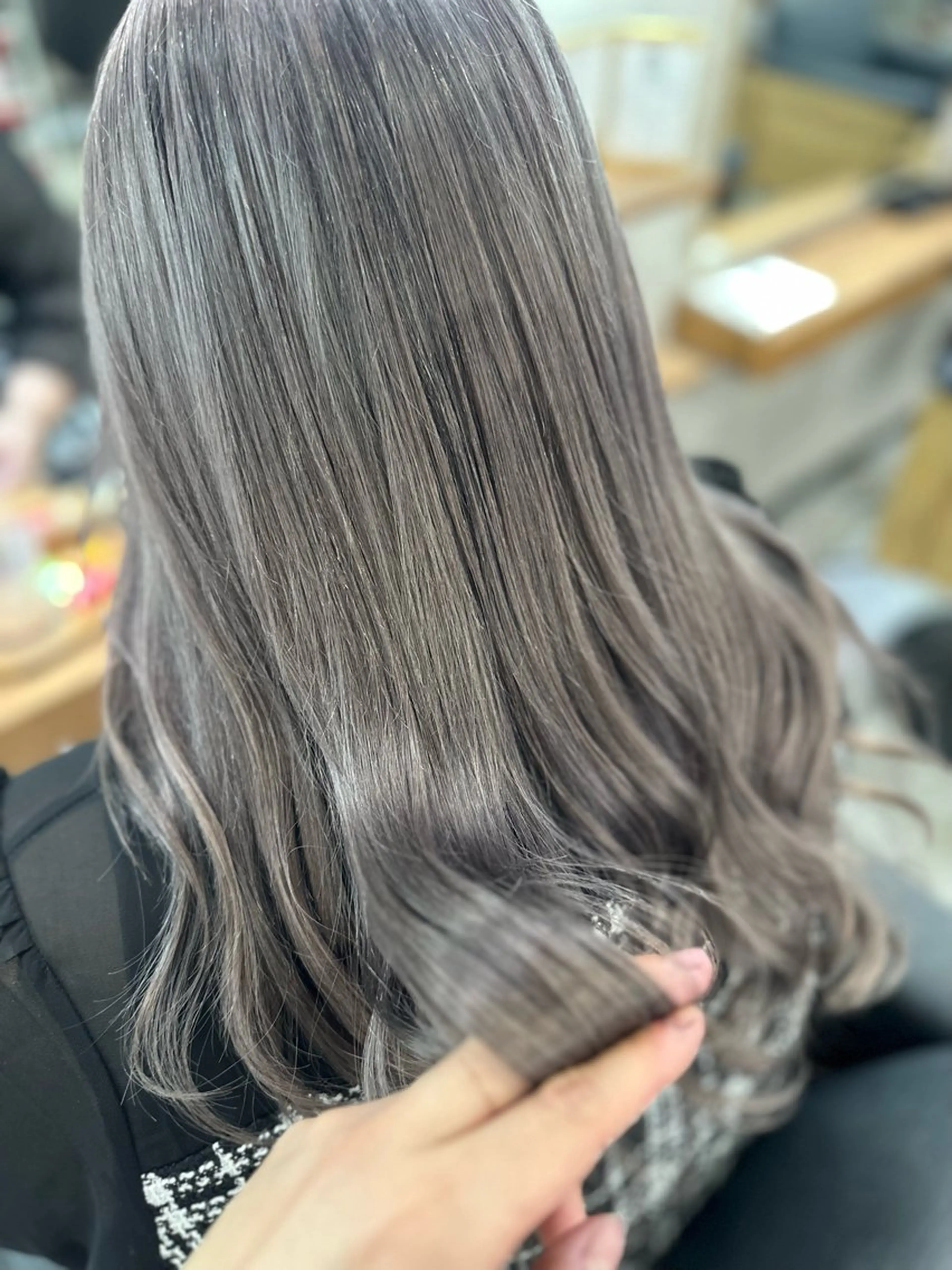 ロング ヘアカラー トリートメント MOURI CHISATOのヘアスタイル