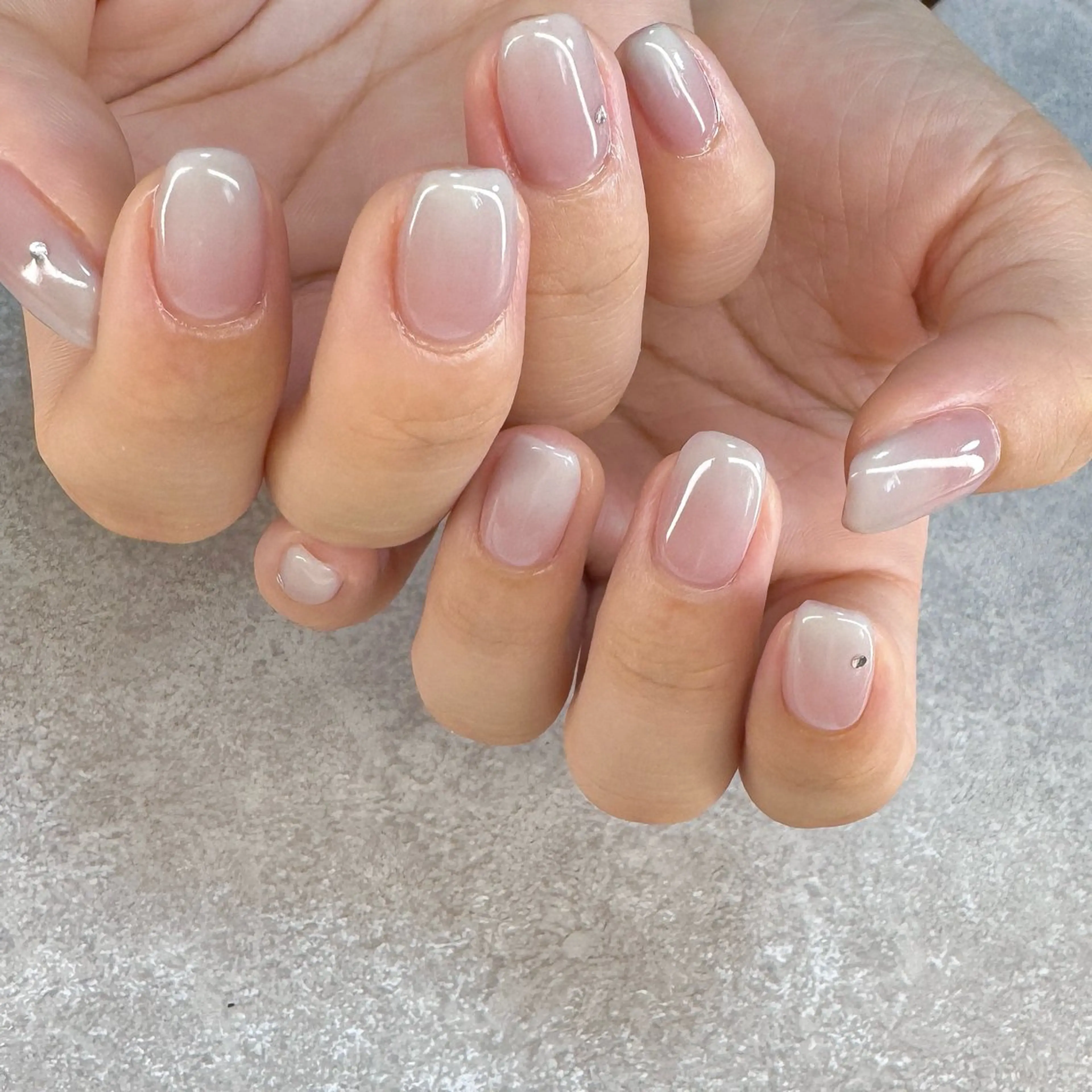 ネイル グラデーション 持ち込み パープル シンプルネイル ストーンネイル pointillé .ayaのネイルデザイン