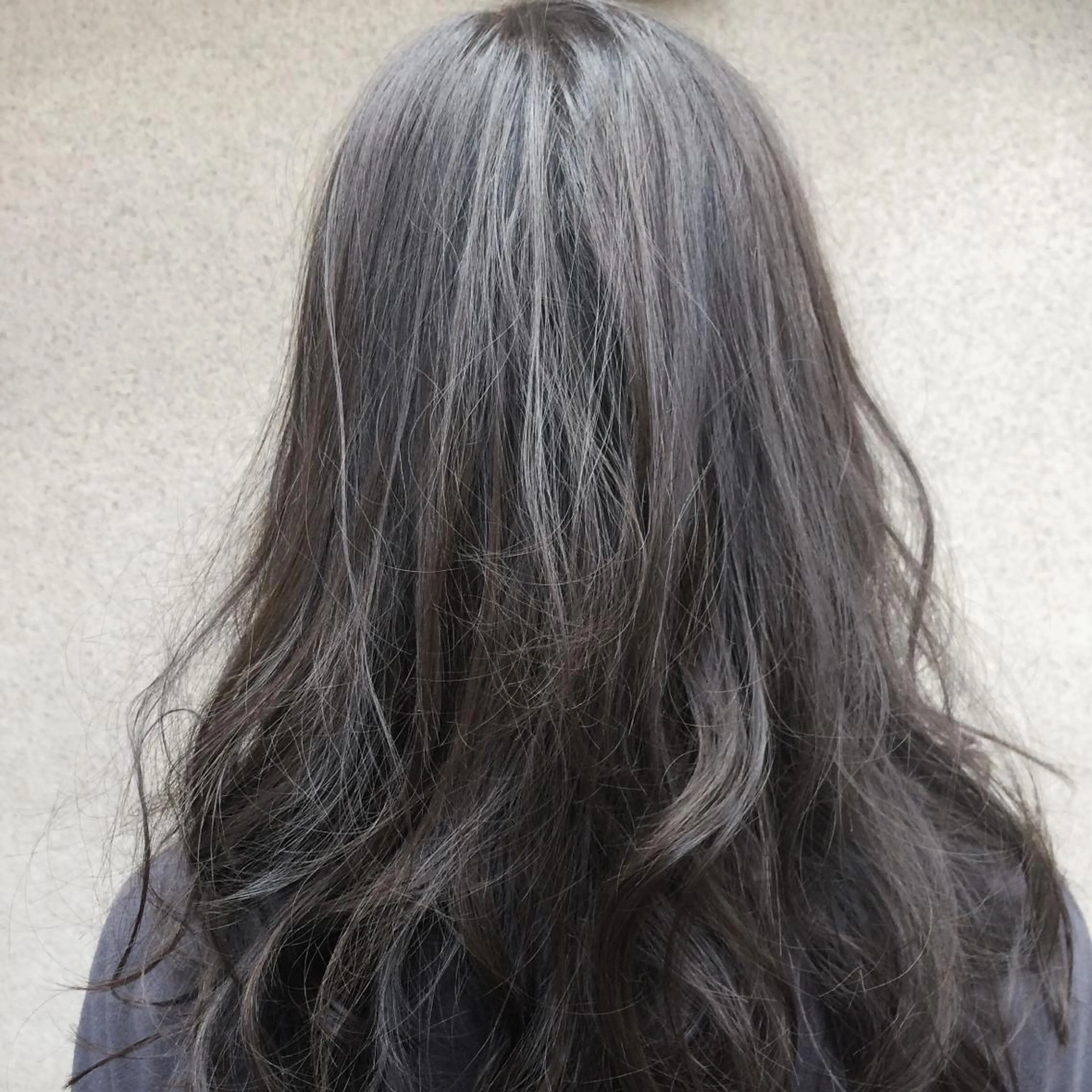 ミディアム アッシュ vato マンツーマンサロンのヘアスタイル