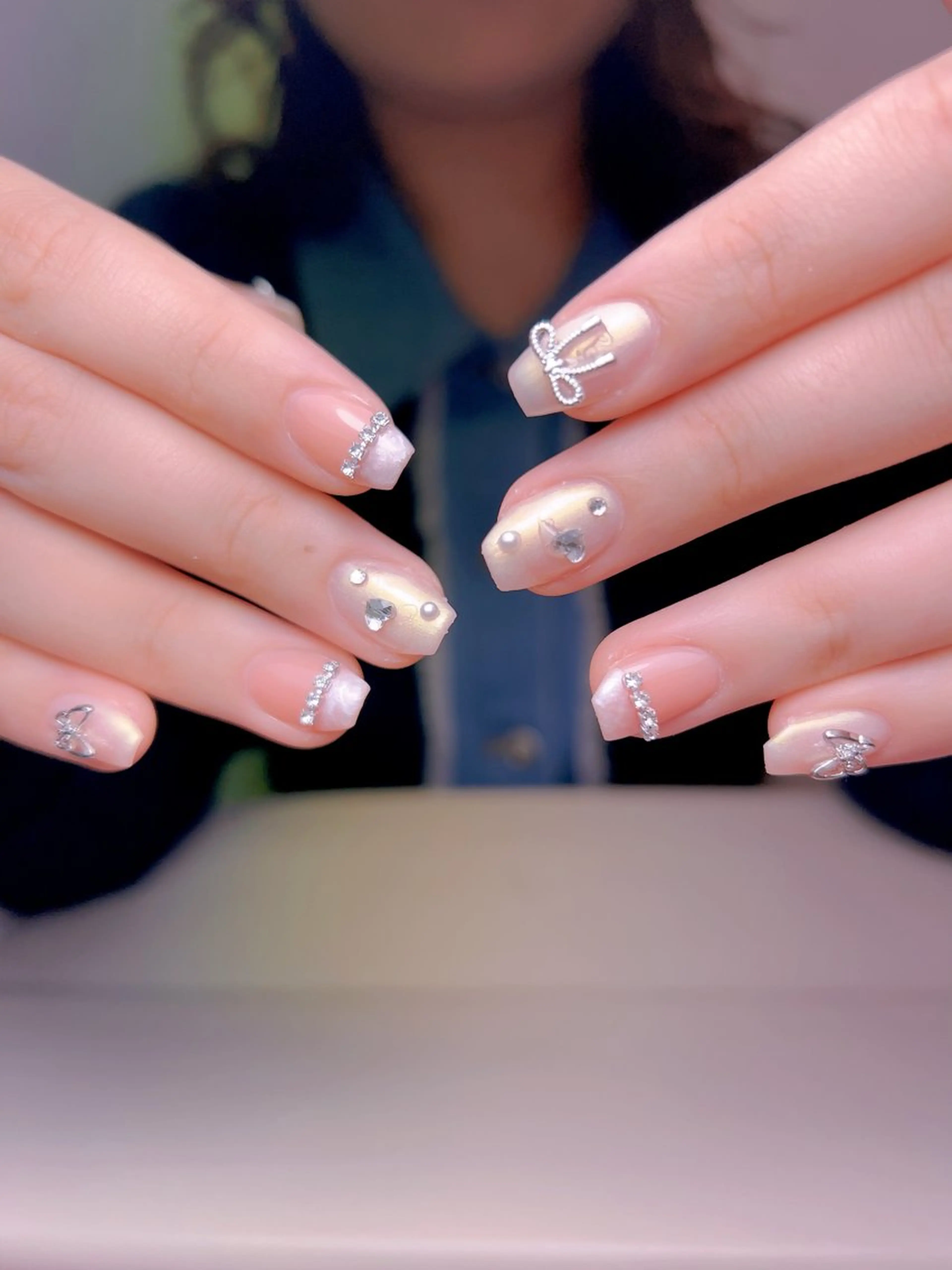 ネイル フレンチネイル ジェルネイル グラデーション 韓国ネイル マグネットネイル ハンドネイル 【長さ出し】 IRIS NAILのネイルデザイン