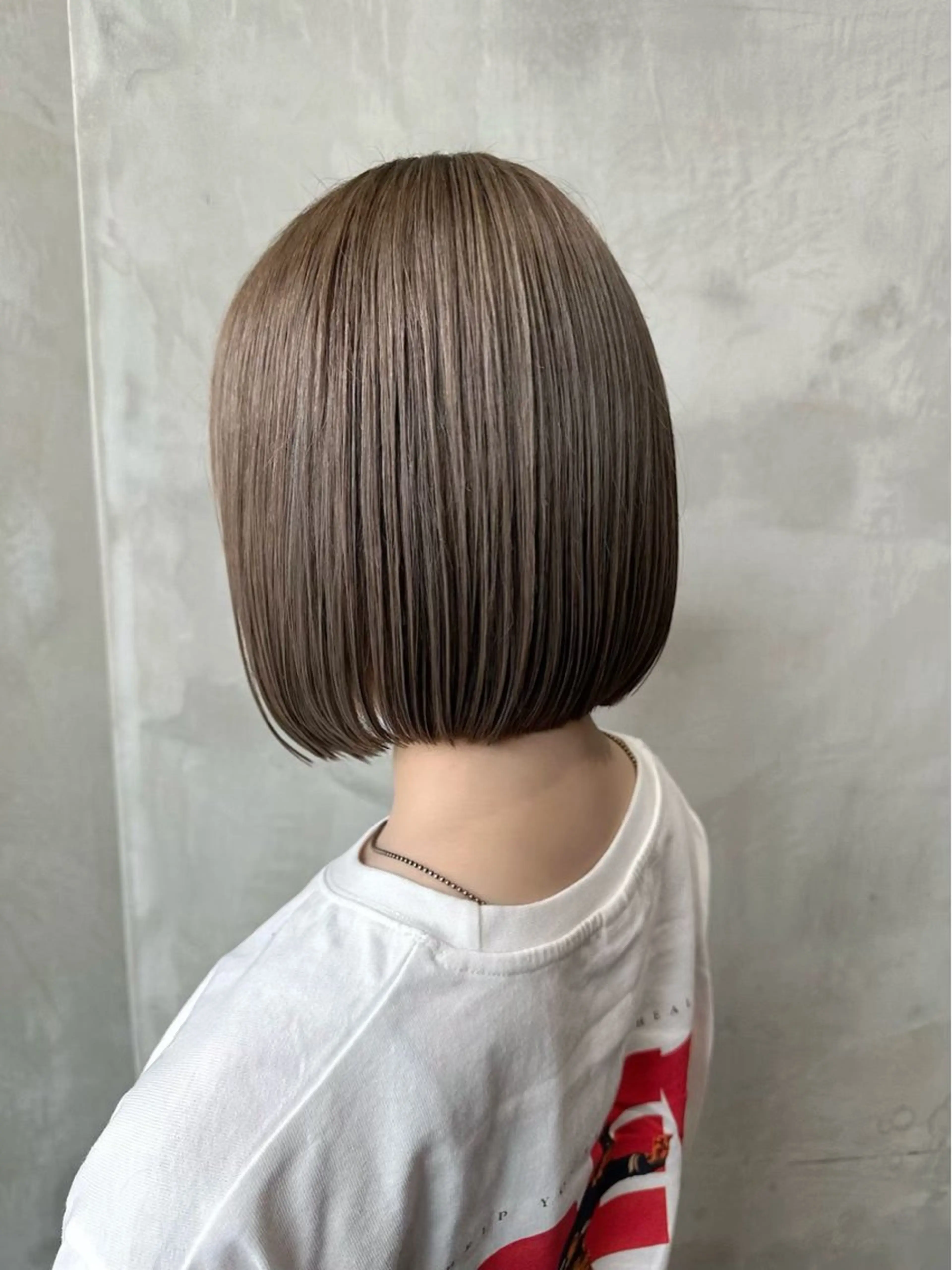 ショート カラー 切りっぱなしボブ グレージュ ボブ くびれボブ×赤み 消しカラー/楓のヘアスタイル