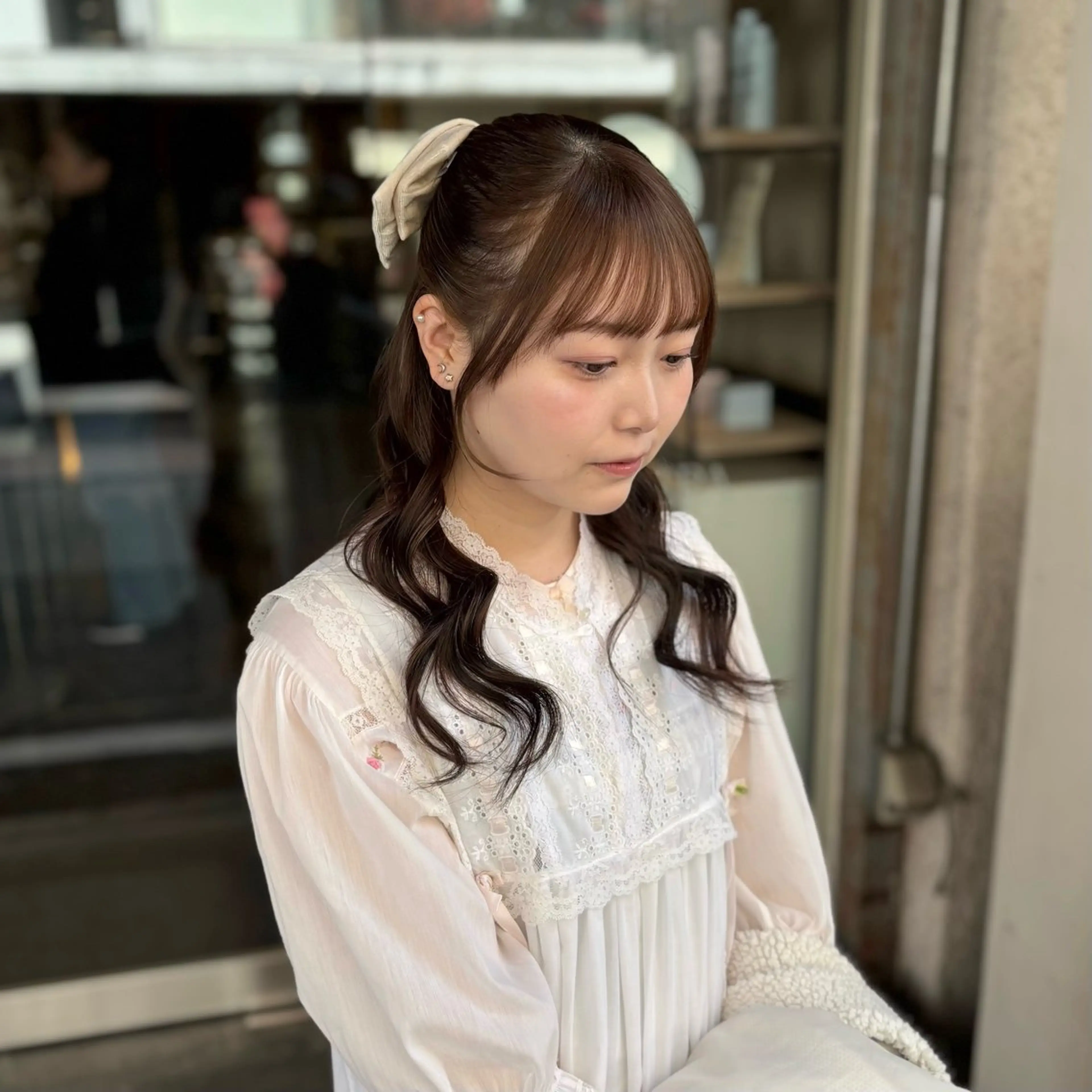 ヘアアレンジ ハーフアップ 髪飾り ヘアセット 芦刈 咲来のヘアスタイル