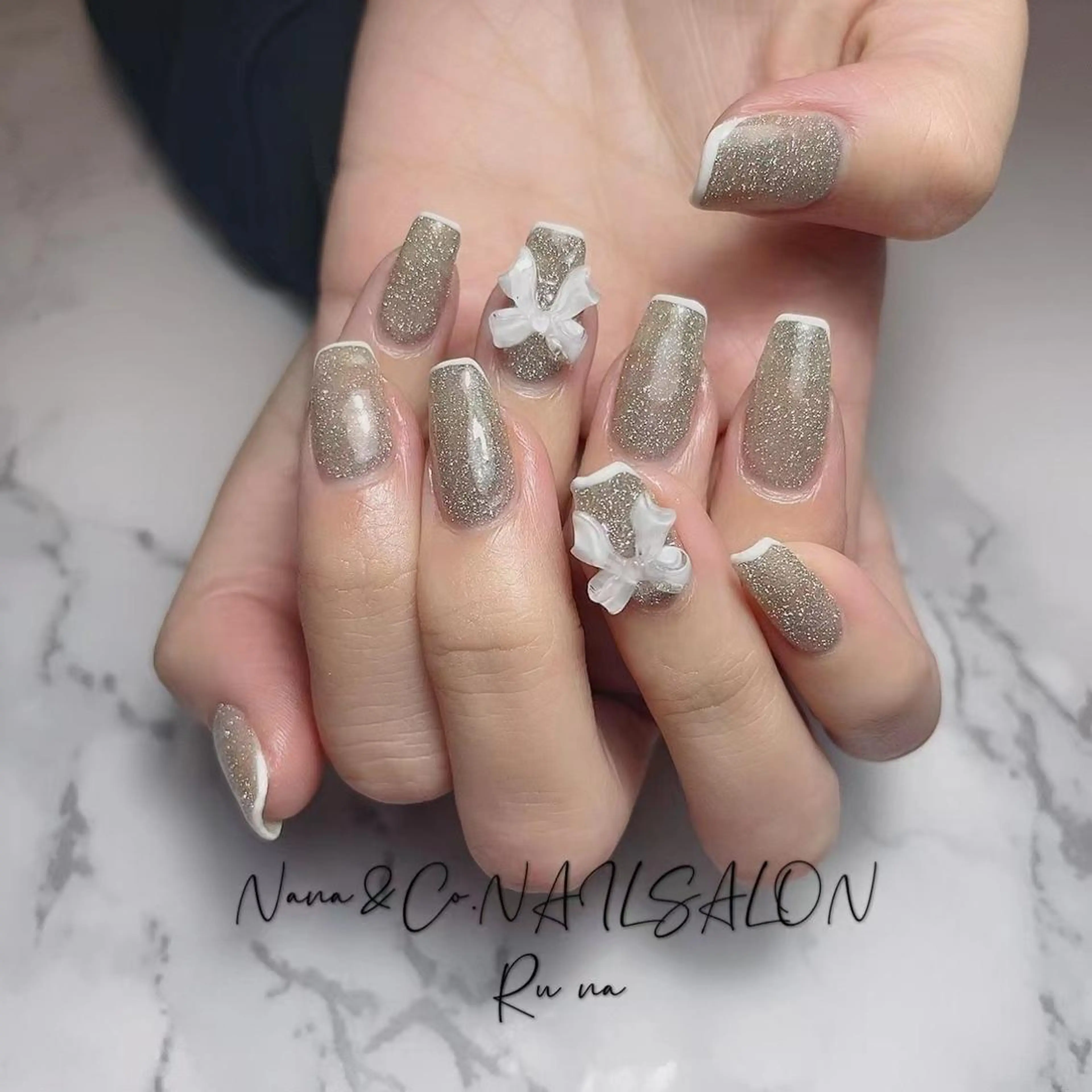 大きいパーツネイル💅(大きいパーツ2個無料) （自店/初回オフ無料、他店オフ➕1500円)ワンカラーの写真