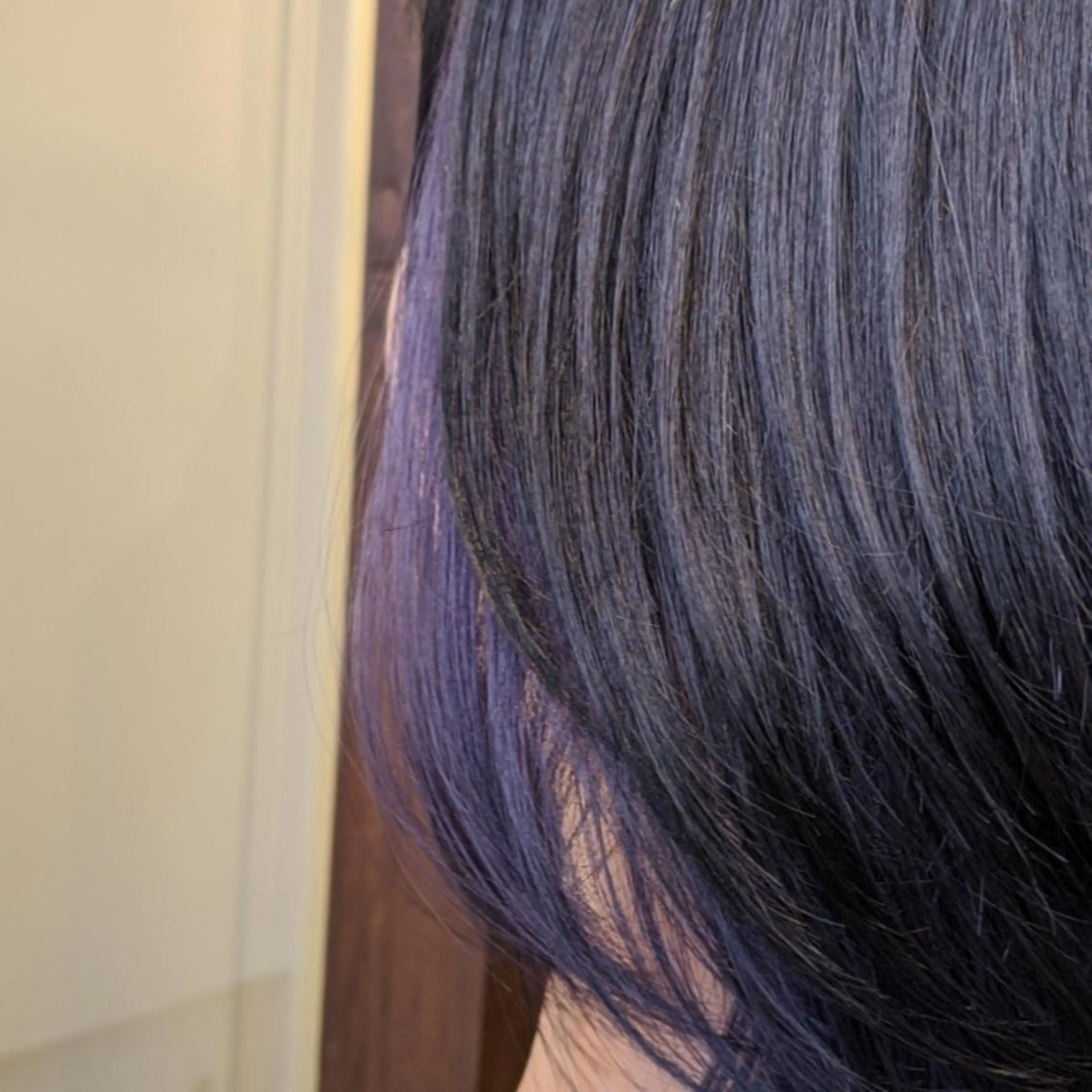 セミロング カラー インナーカラー パープルカラー ヘアカラー トリートメント 髪質改善アンブリーチ 店長みやけななのヘアスタイル