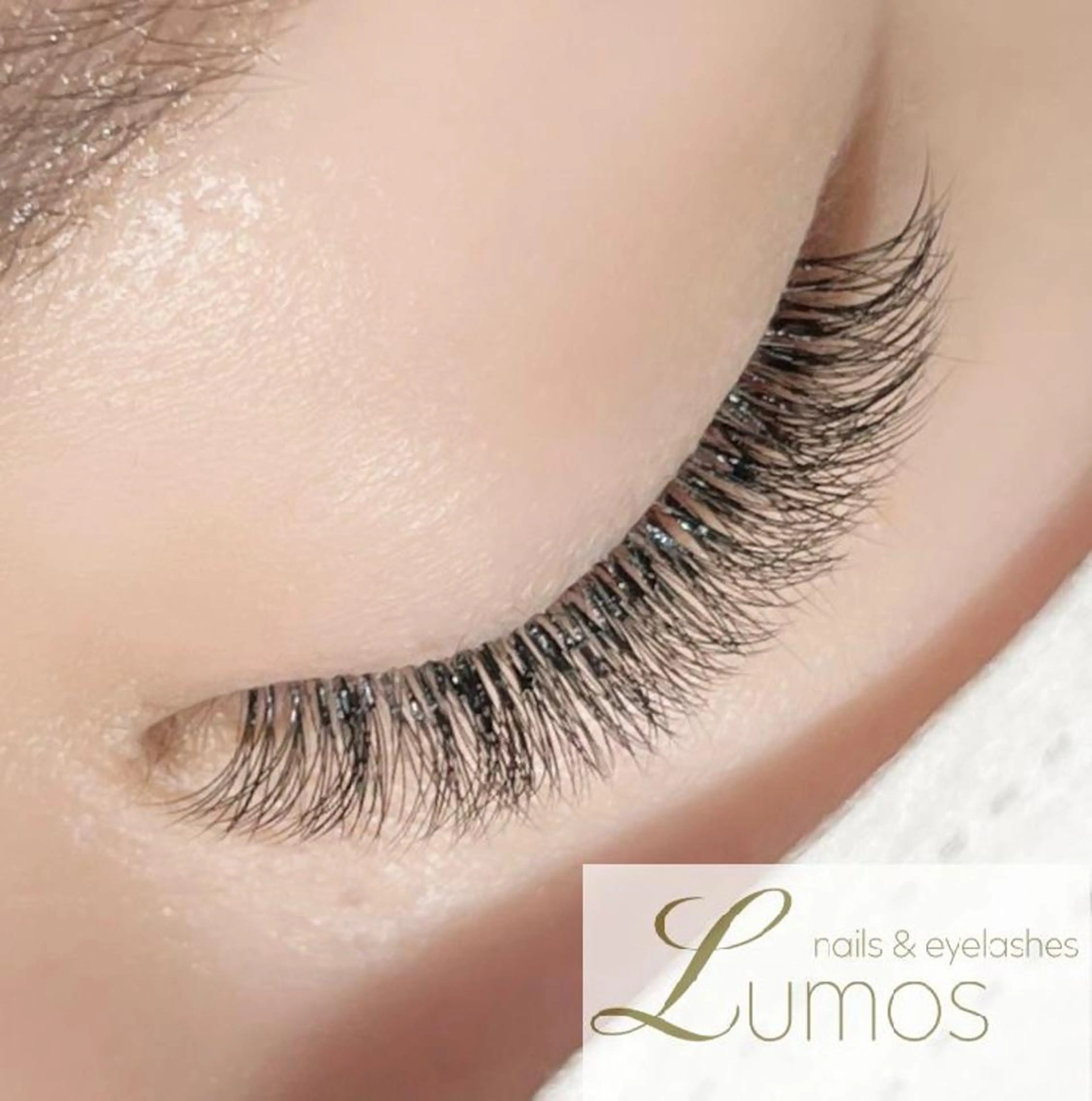 マツエク・マツパ ボリュームラッシュ マツエク Lumos nail&eyelash所属・Lumos Ayakaのマツエク・マツパデザイン