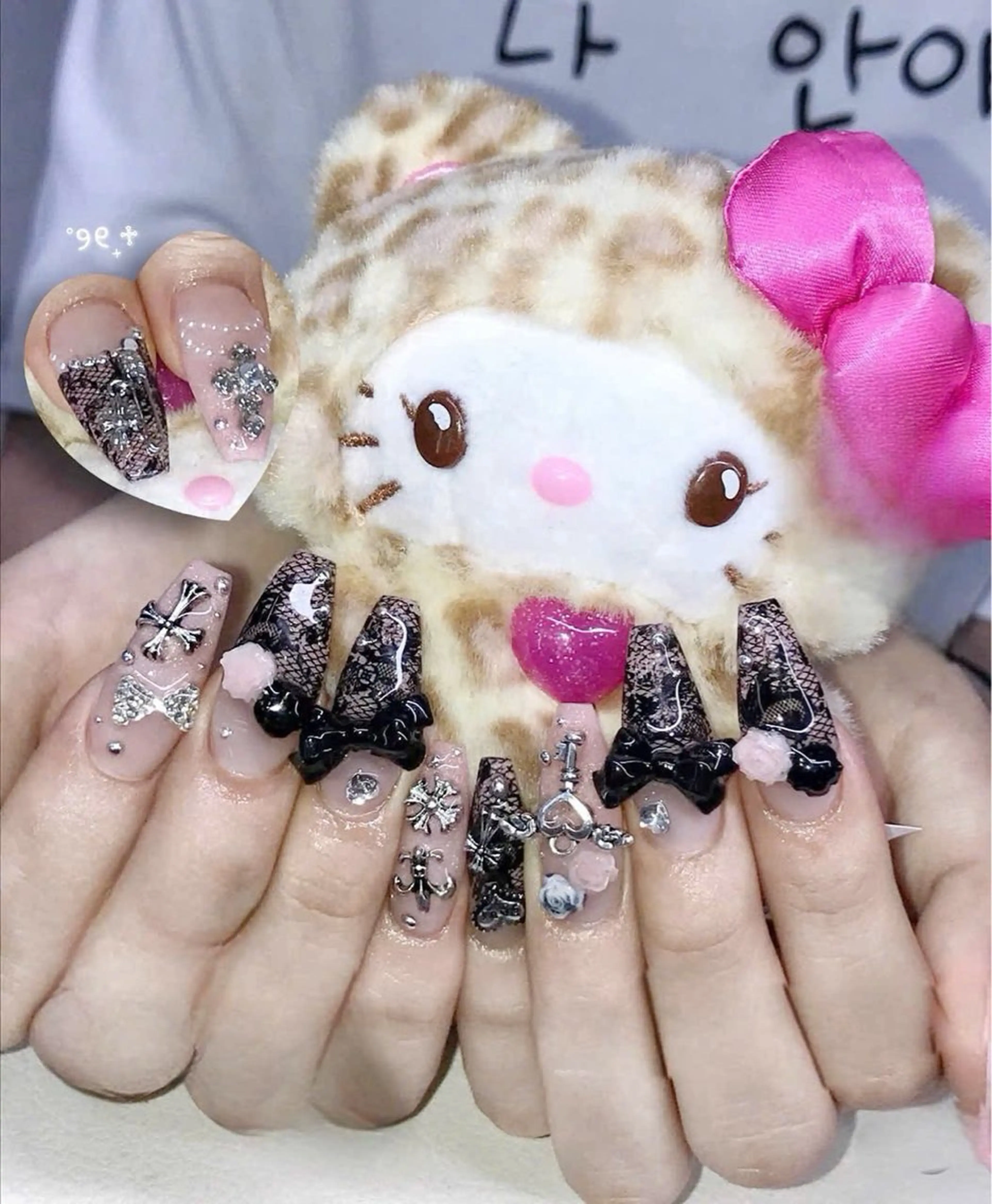 ネイル フレンチネイル キラキラネイル マグネットネイル ミラーネイル ニュアンスネイル ハンドネイル Lyn Nailのネイルデザイン