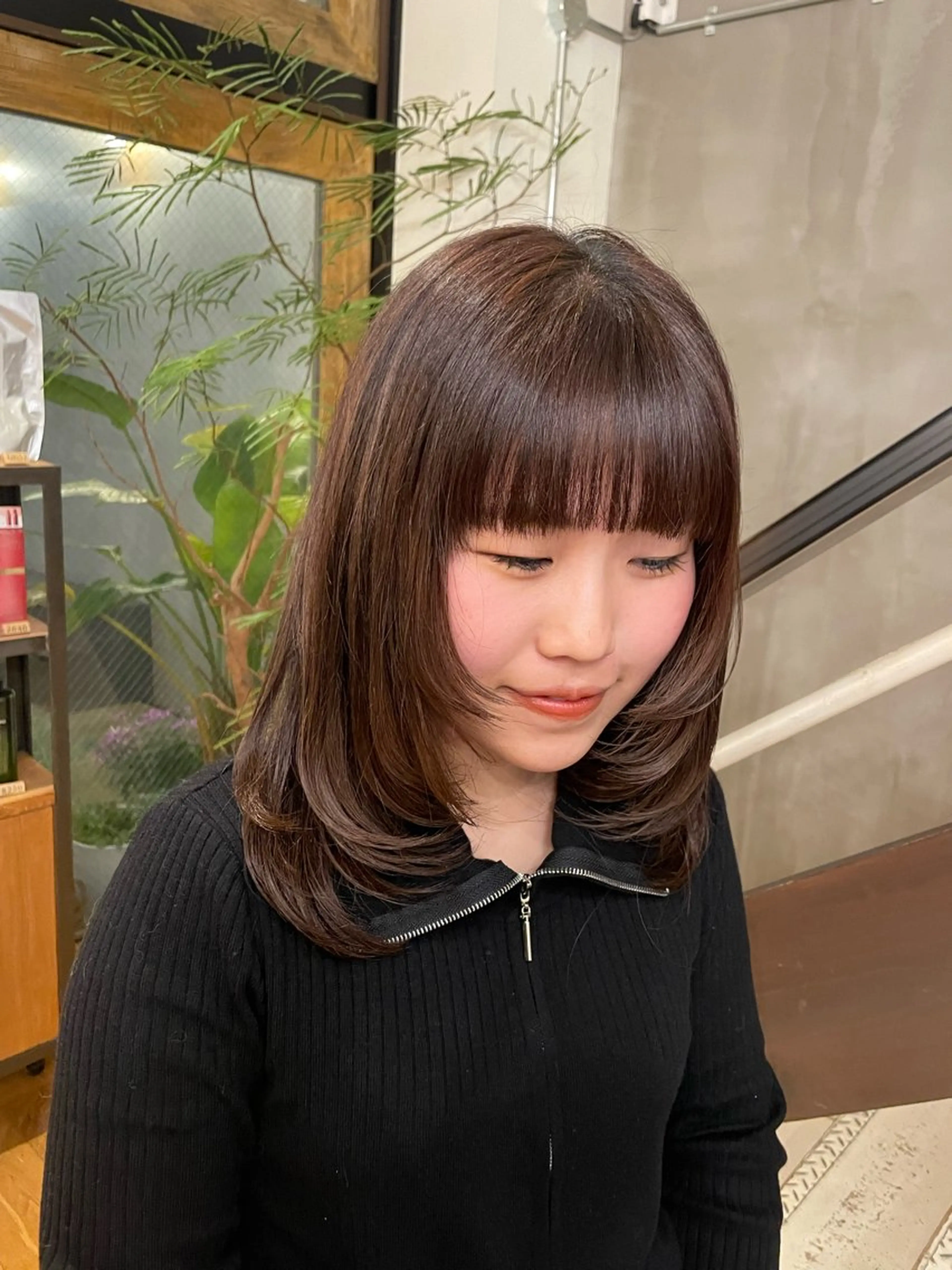 ミディアム レイヤーカット 似合わせカラー✨ レミのヘアスタイル