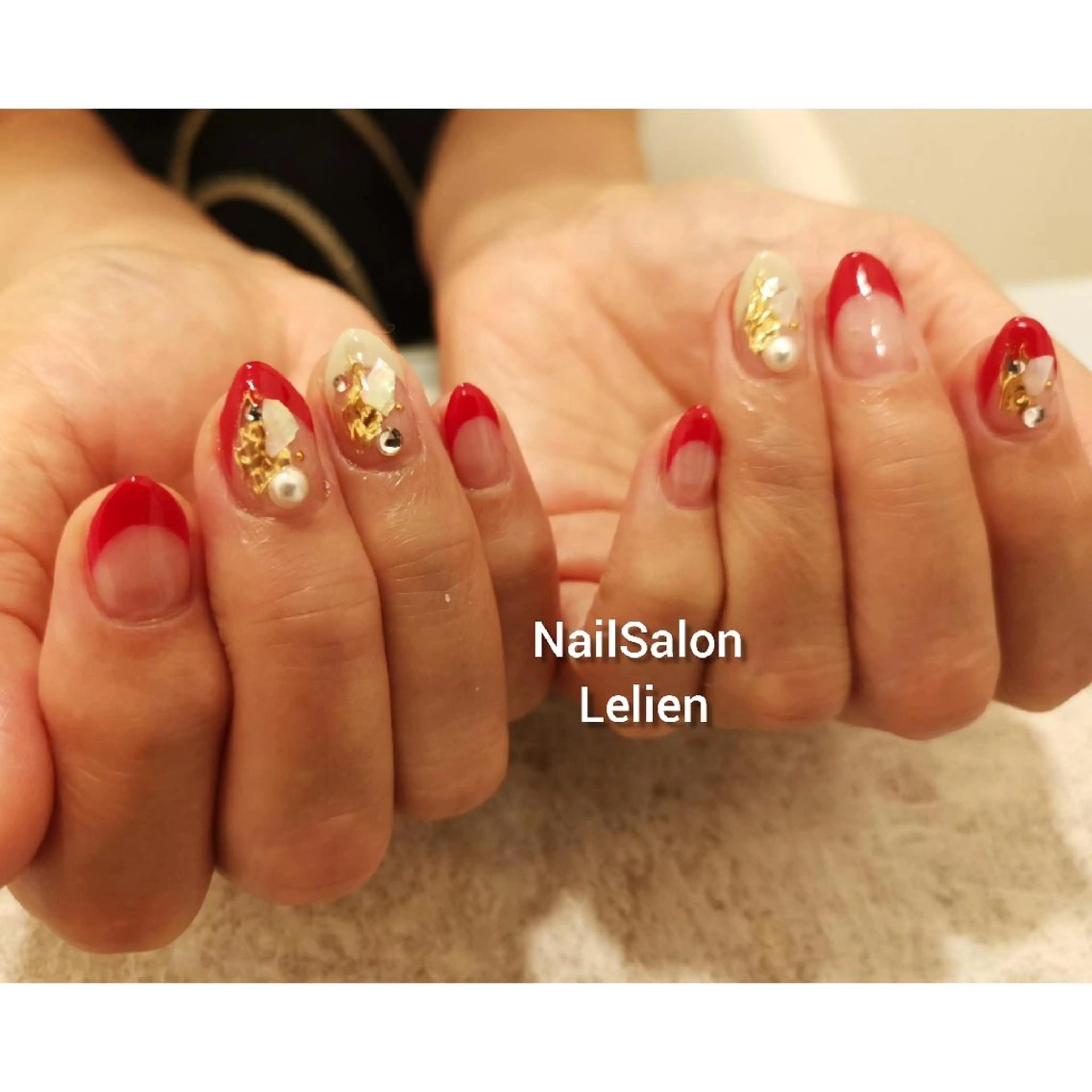 ネイル フレンチネイル 赤色 ホワイト 人気エリア💖完全個室【ルリエ】所属・ネイルサロン Lelienルリエのネイルデザイン
