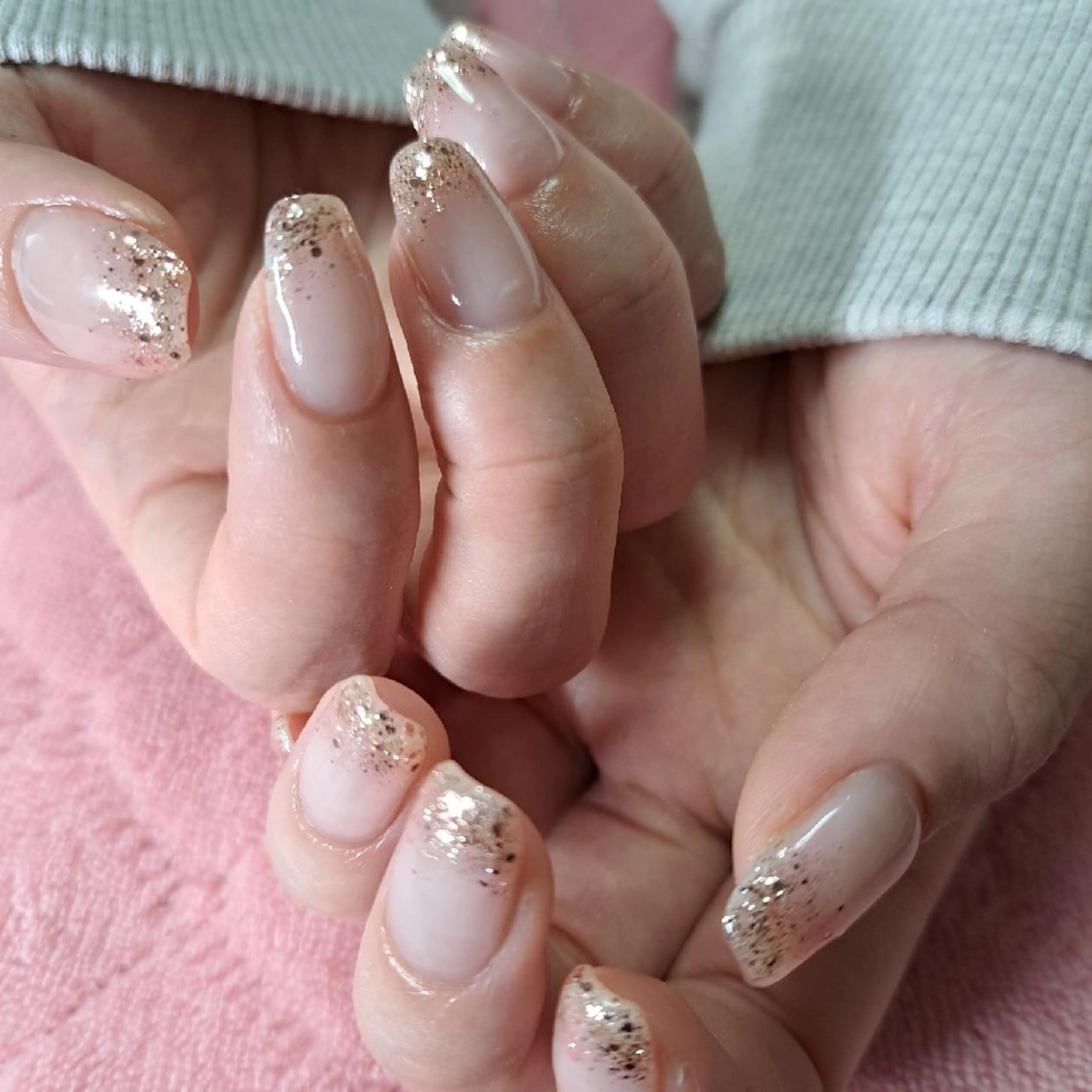 ネイル グラデーション ラメ(グリッター) ラメグラデーション 春ネイル ハンドネイル HAYASHI  Nのネイルデザイン