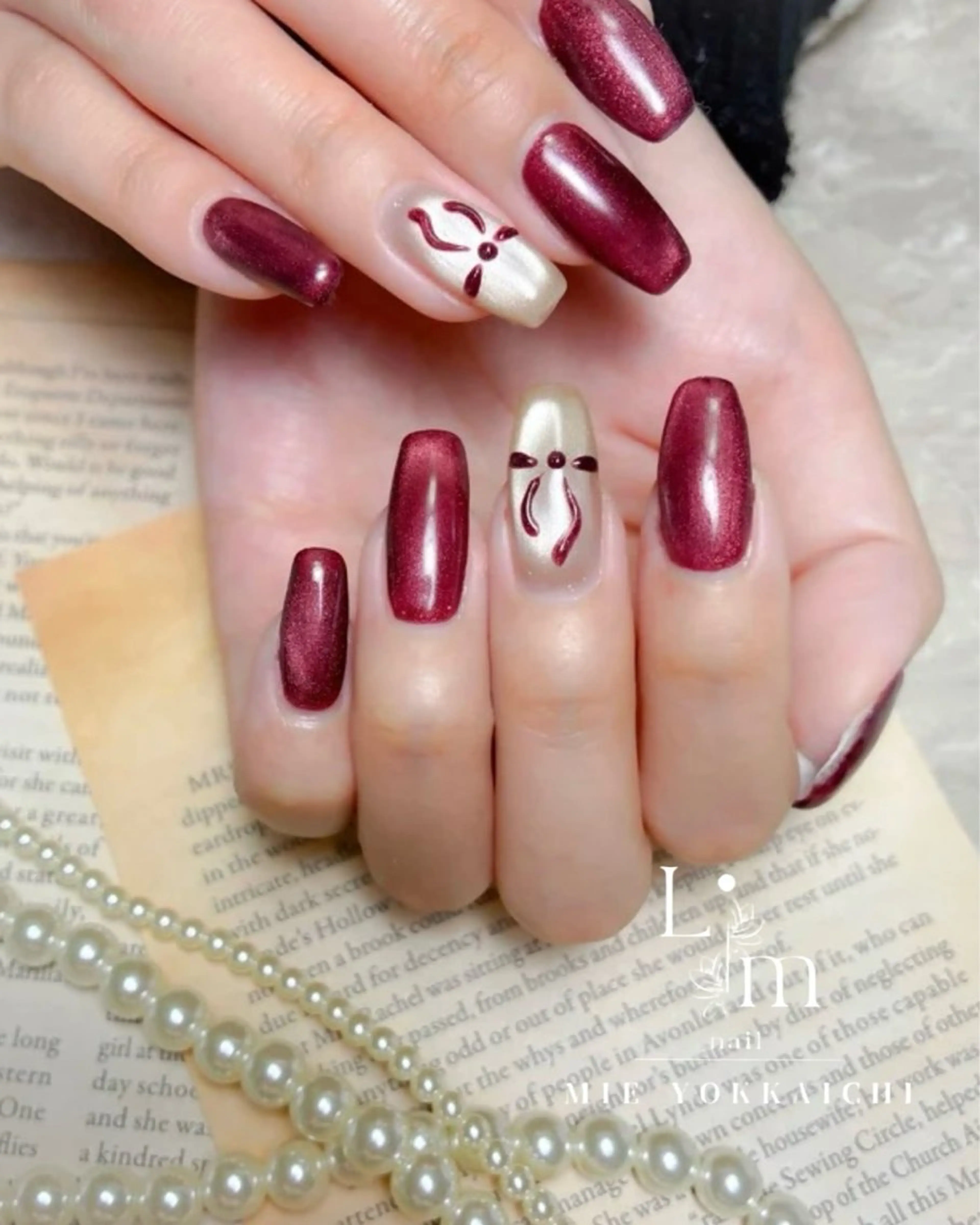 ネイル マグネットネイル 赤色 リボン Li.m nail リム ネイルのネイルデザイン