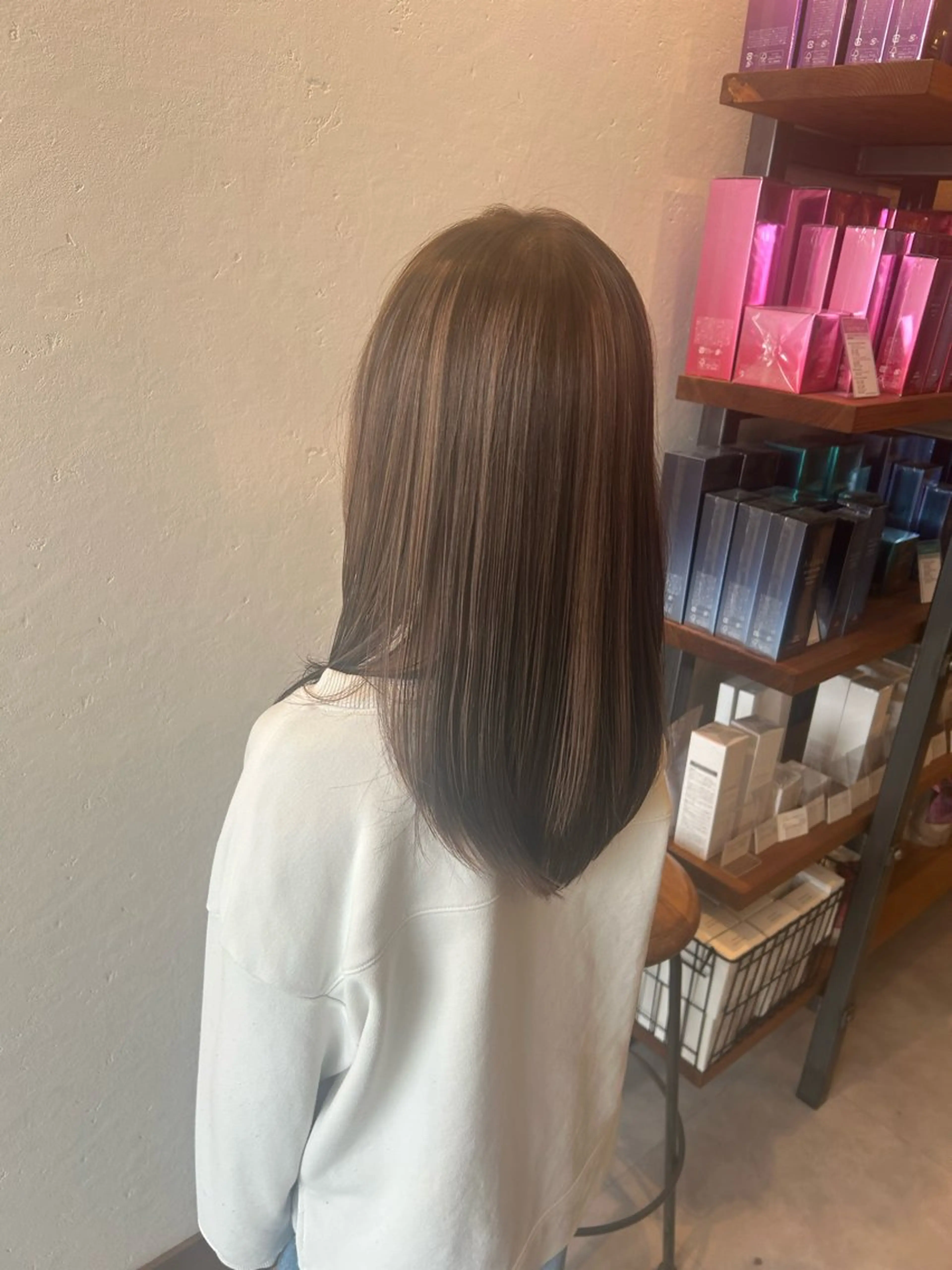 セミロング カラー ハイライトカラー ハイライト トリートメント simon🩷半田 カットブリーチモデルのヘアスタイル