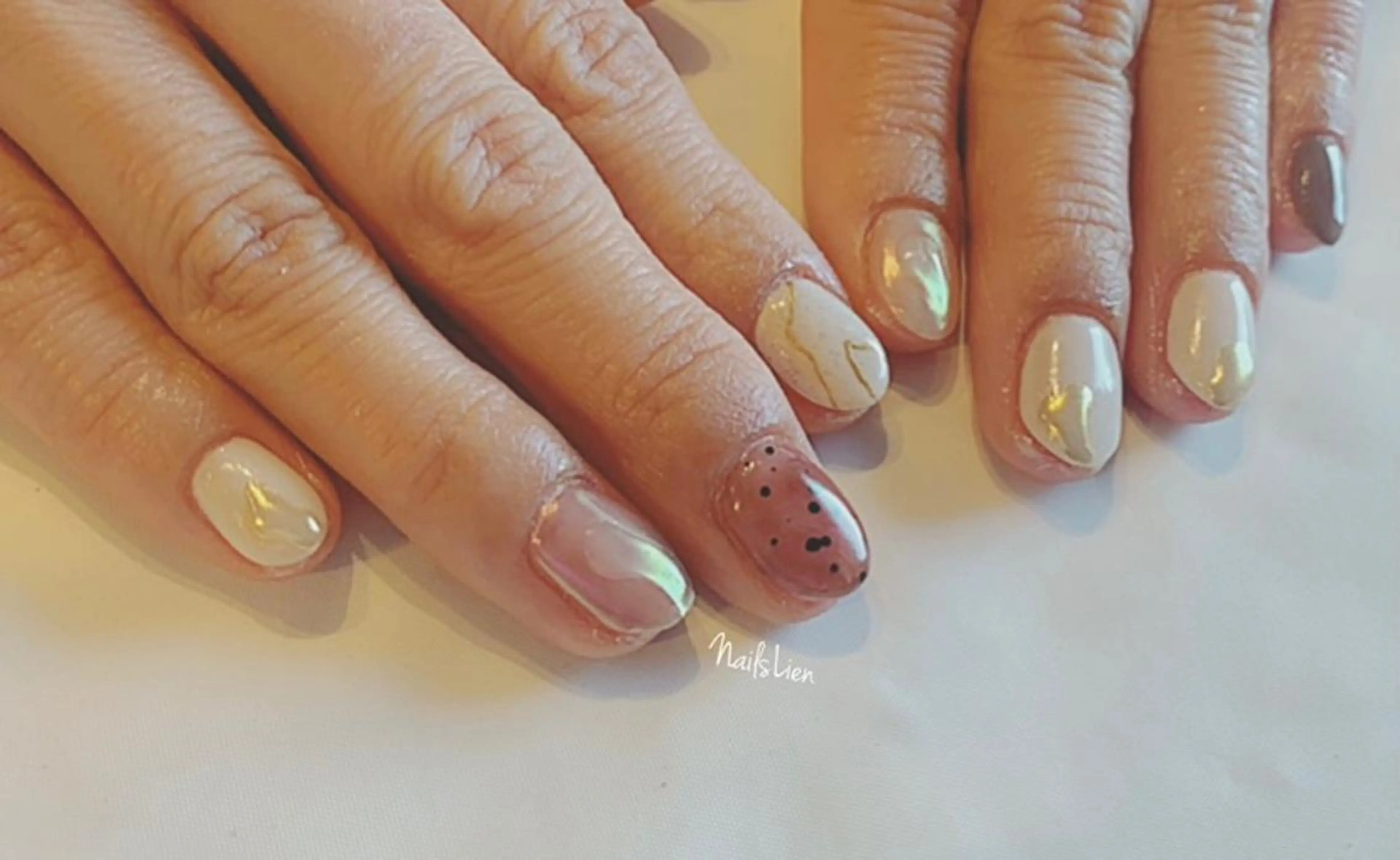 ネイル オーロラネイル クリアネイル ミラーネイル 春ネイル 凛 リンのネイルデザイン