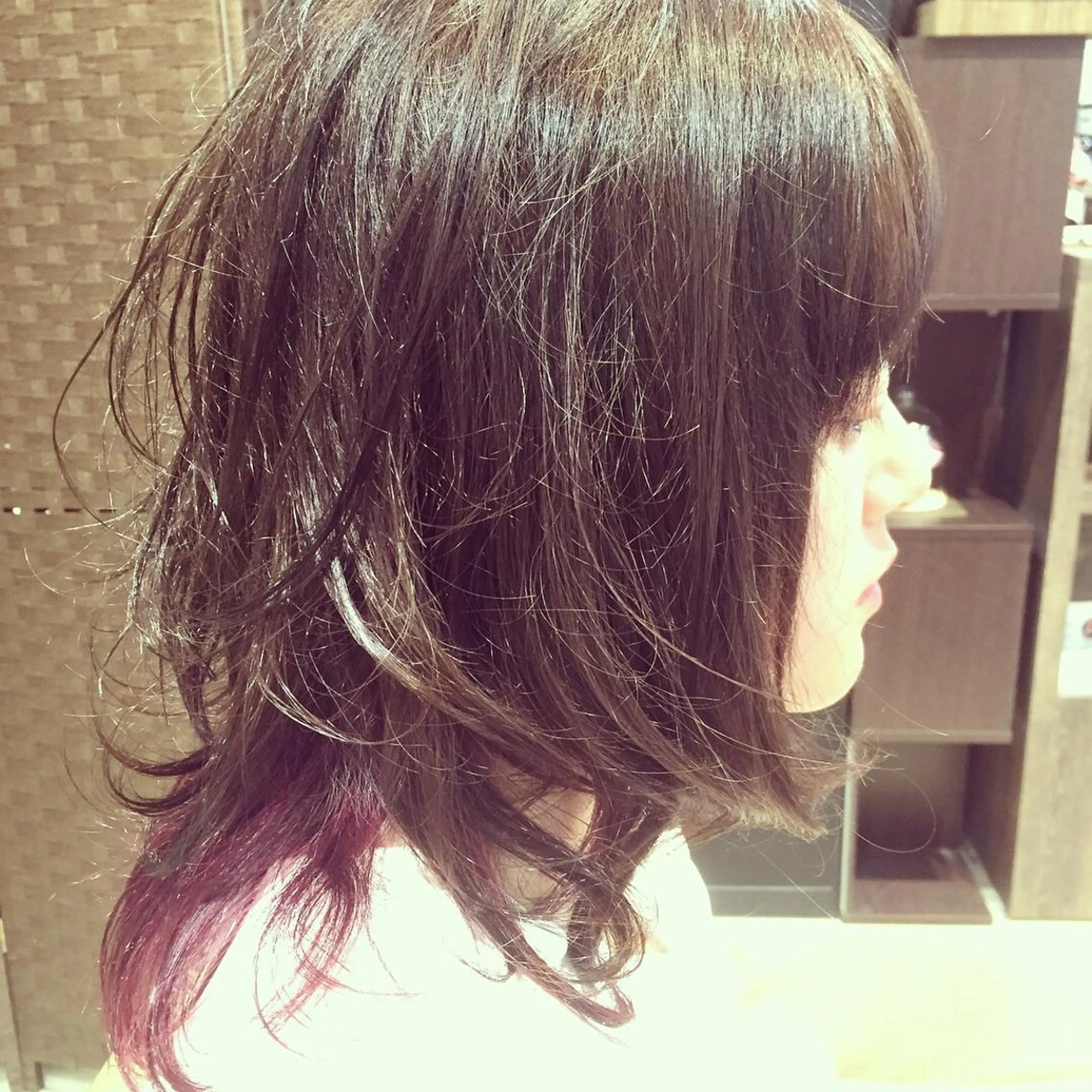 セミロング カラー パーマ インナーカラー 駒田 拳児のヘアスタイル